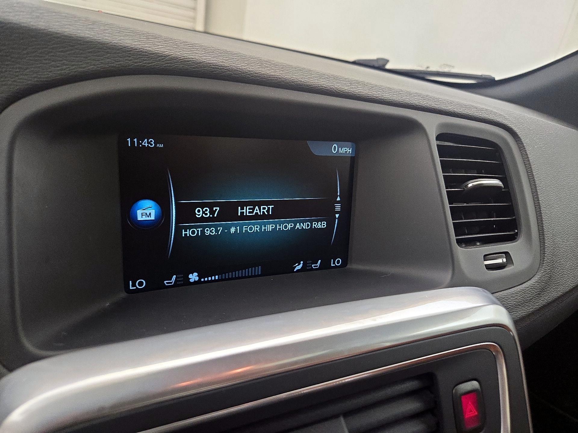 Thumbnail: 2015 Volvo S60 - 16