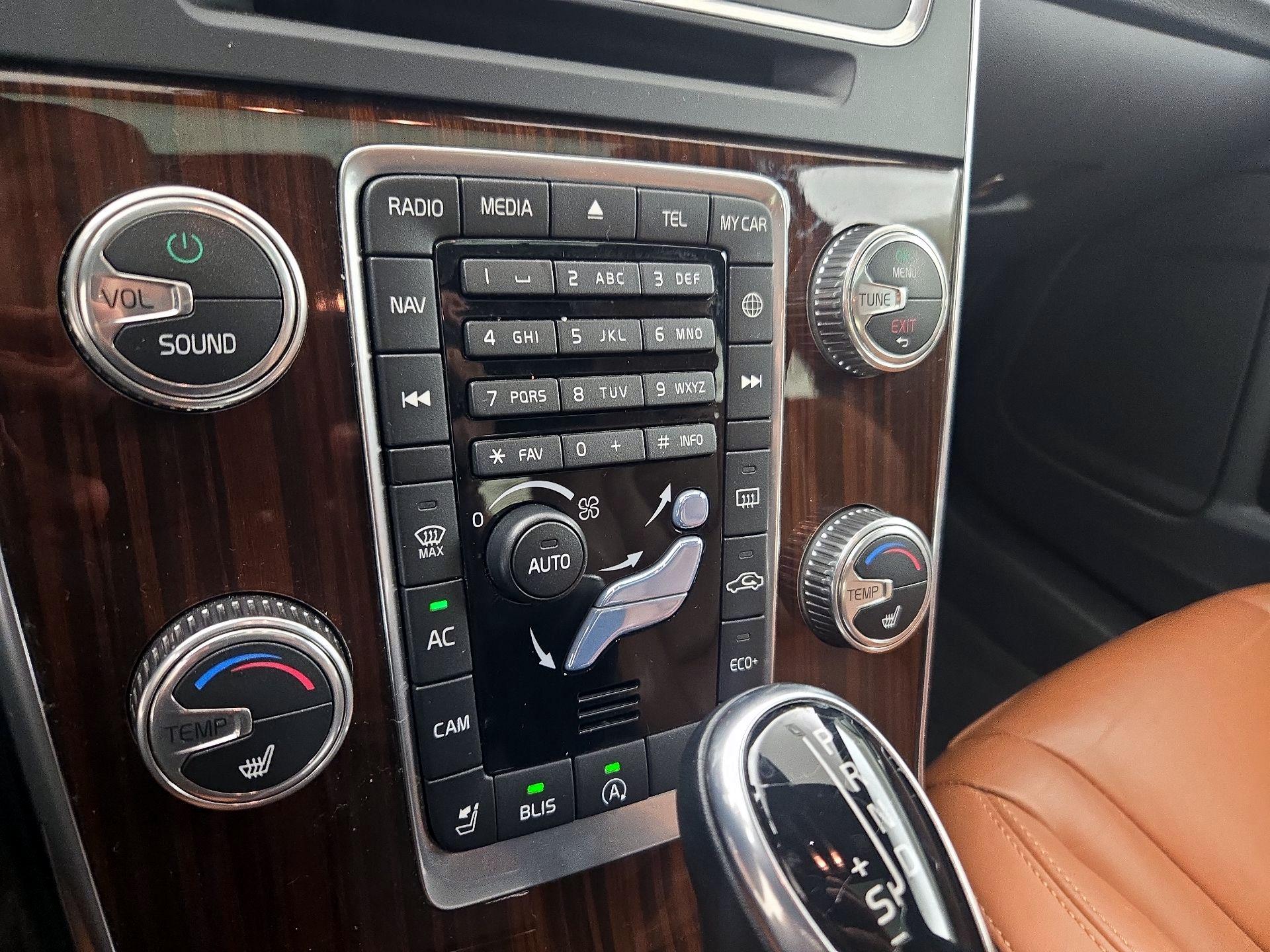Thumbnail: 2015 Volvo S60 - 17