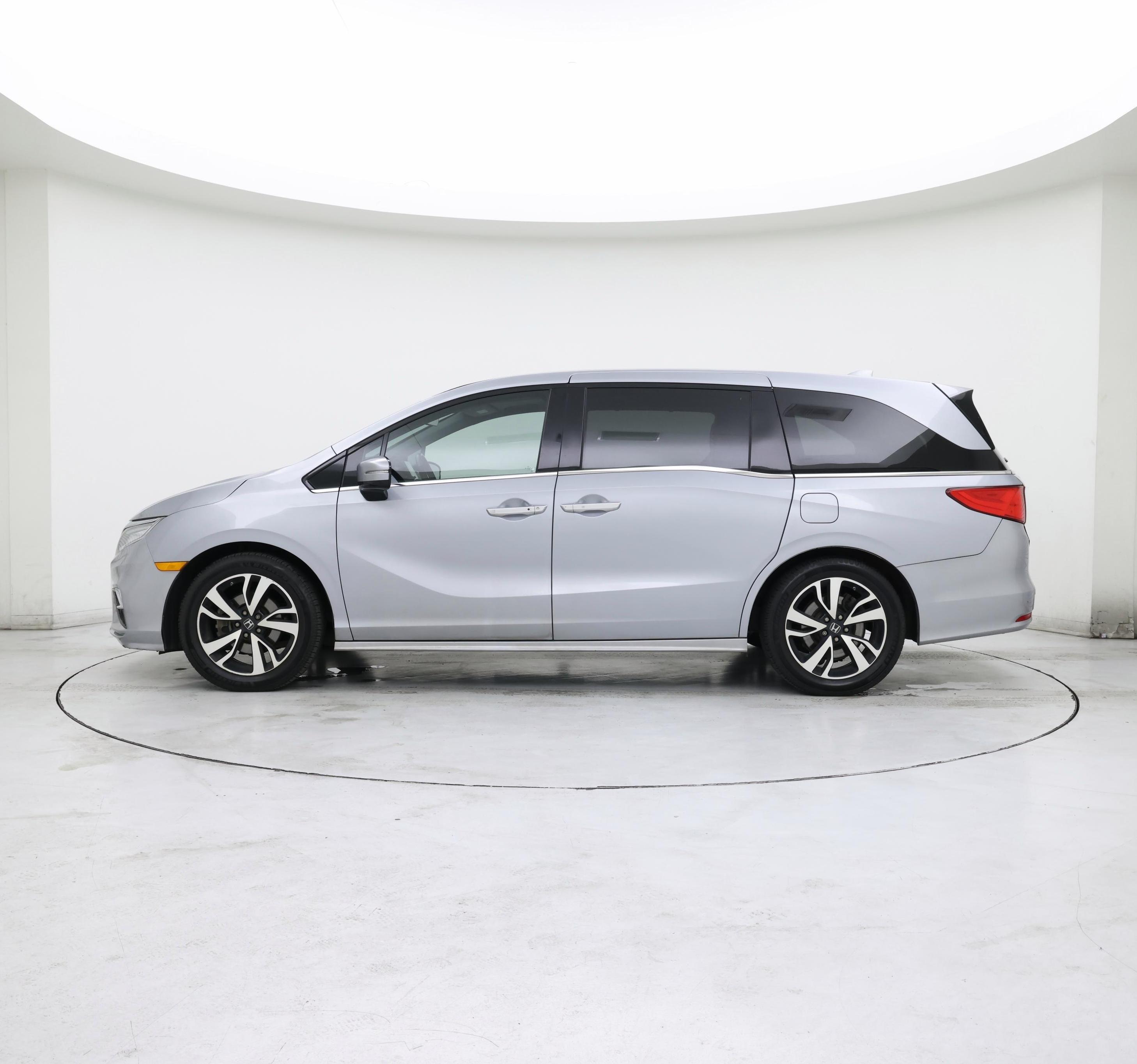 Thumbnail: 2019 Honda Odyssey - 3