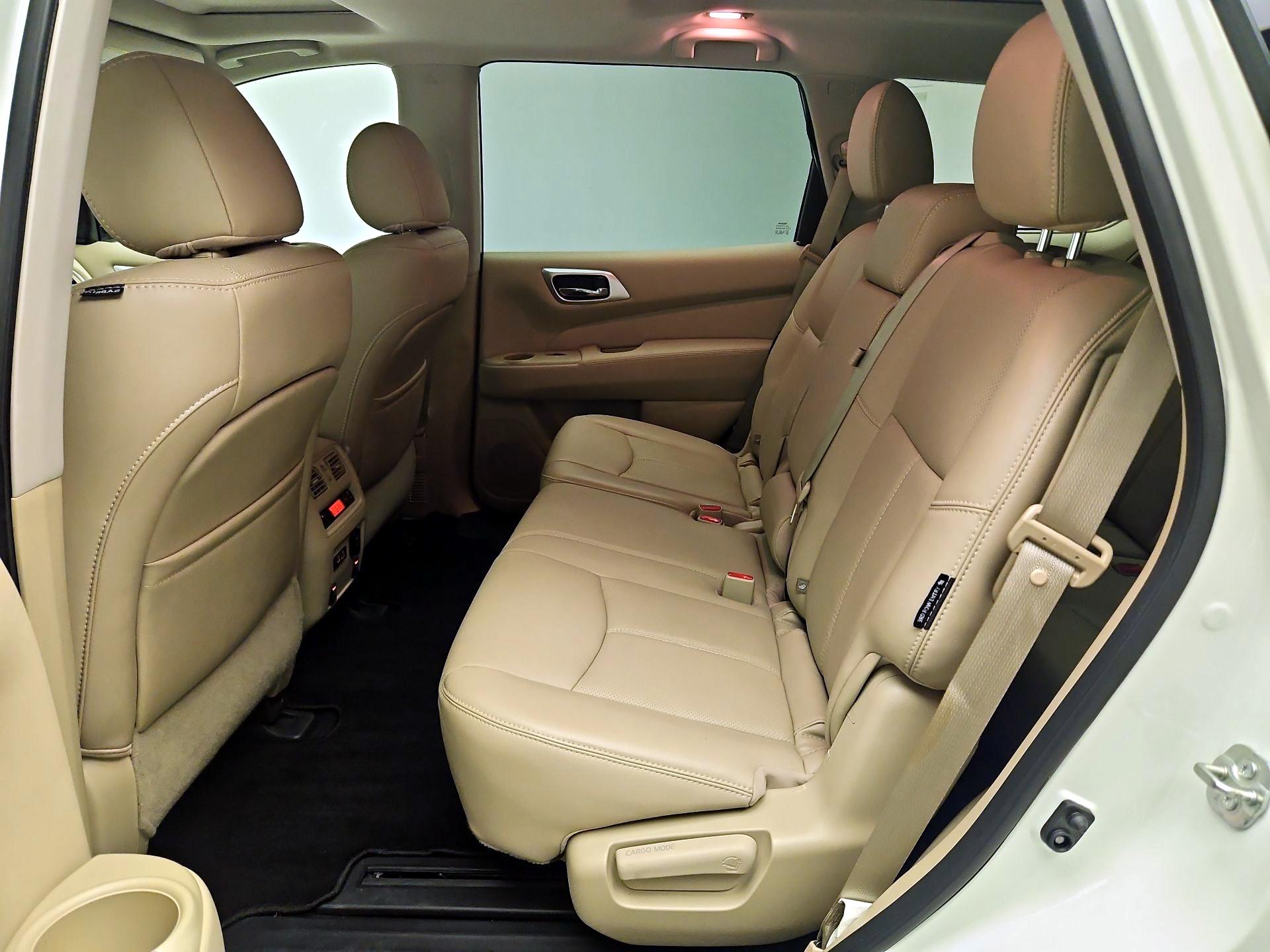 Thumbnail: 2020 Nissan Pathfinder - 17