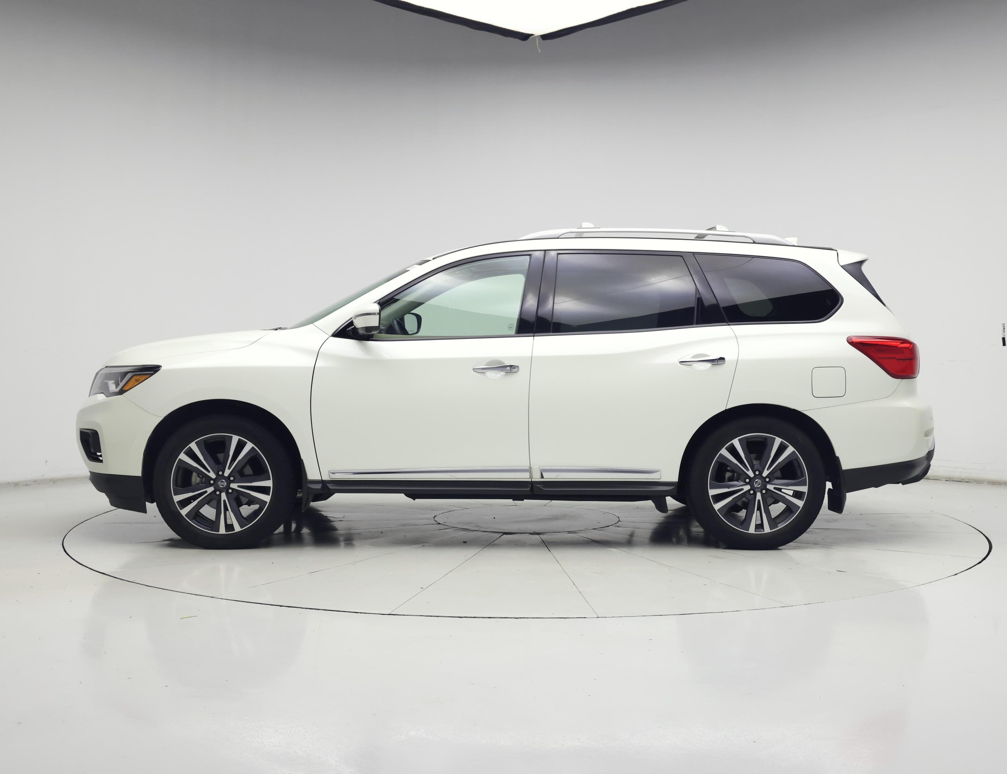 Thumbnail: 2020 Nissan Pathfinder - 3