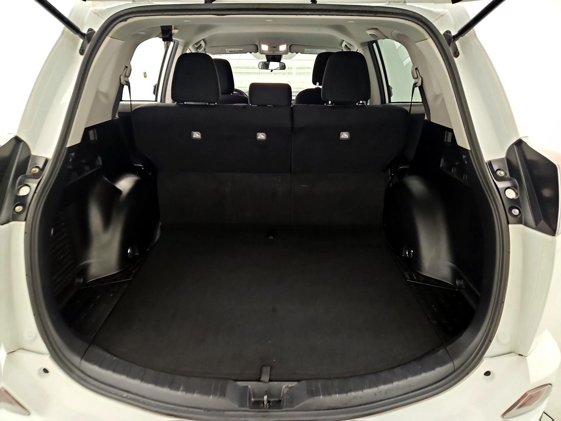 Thumbnail: 2018 Toyota RAV4 - 20