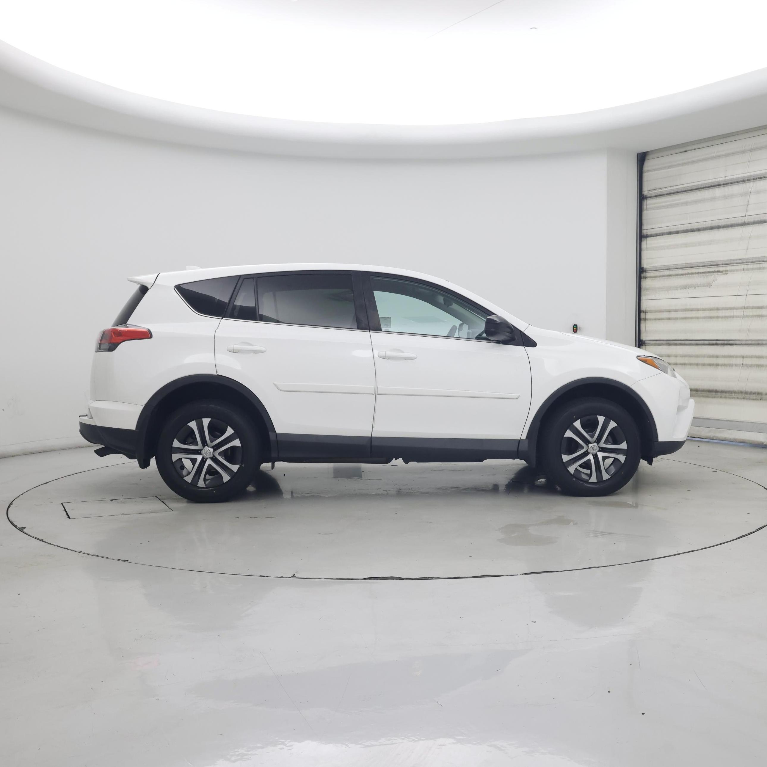 Thumbnail: 2018 Toyota RAV4 - 7