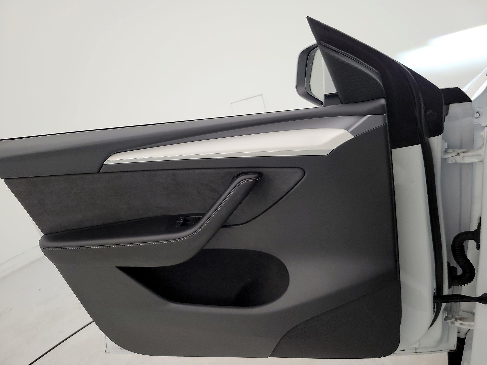 Thumbnail: 2024 Tesla Model Y - 12