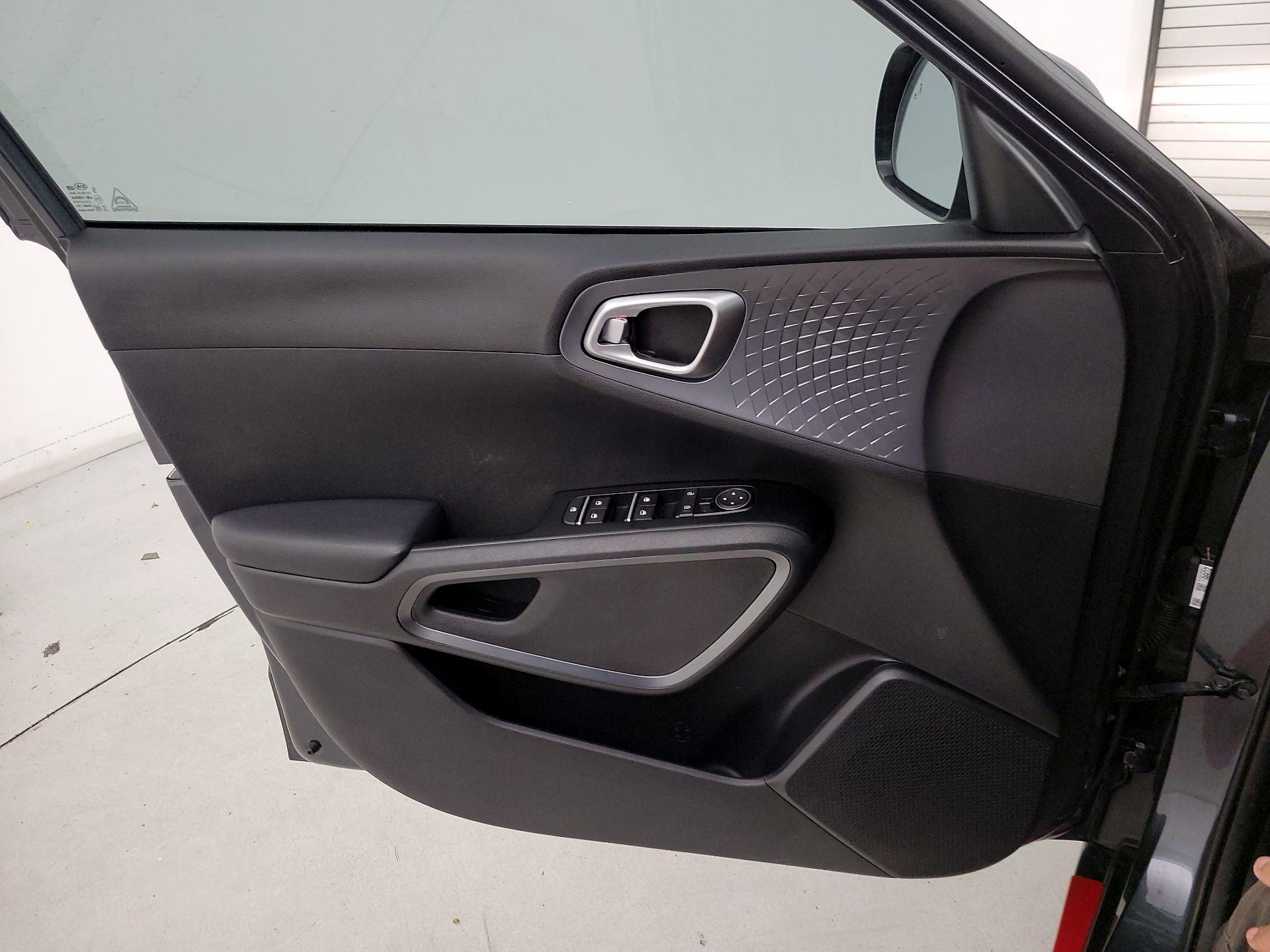 Thumbnail: 2020 Kia Soul - 12