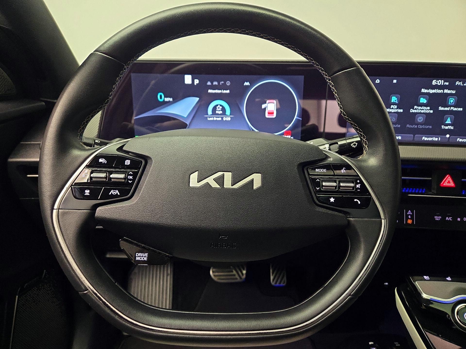 Thumbnail: 2022 Kia EV6 - 10