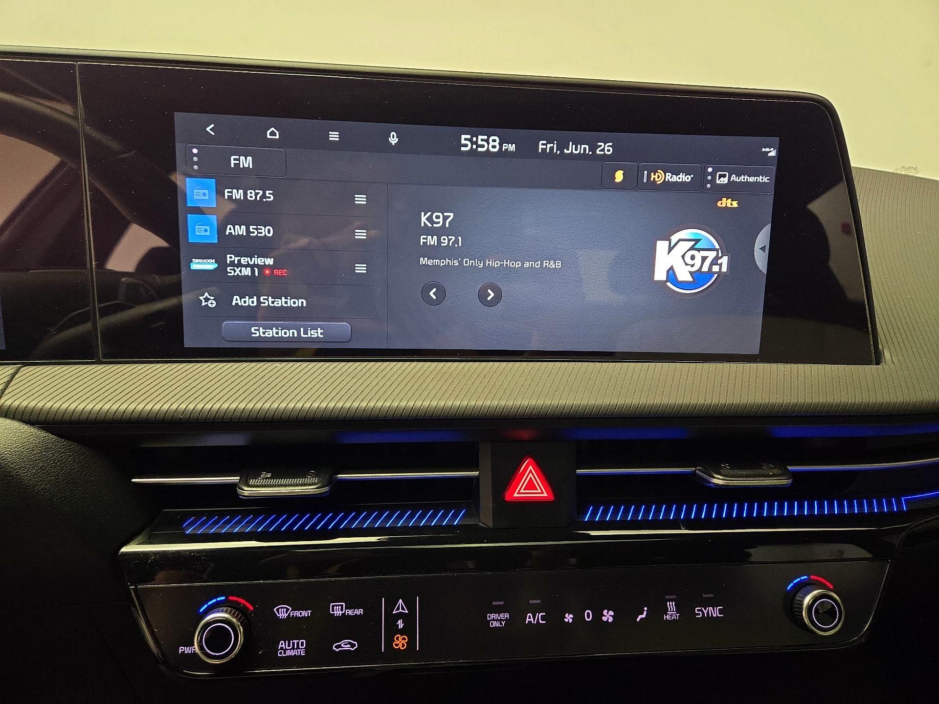 Thumbnail: 2022 Kia EV6 - 16