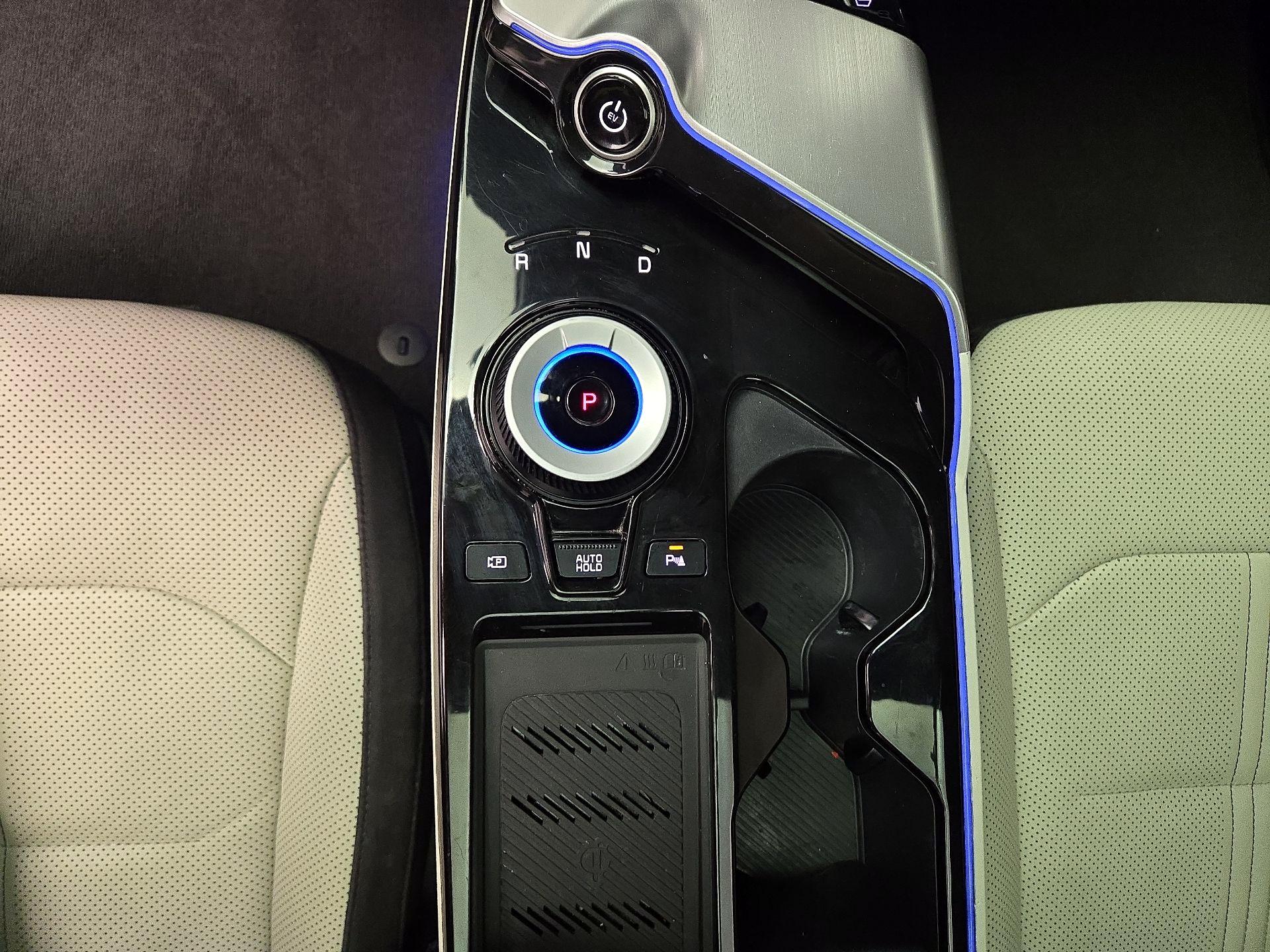 Thumbnail: 2022 Kia EV6 - 18