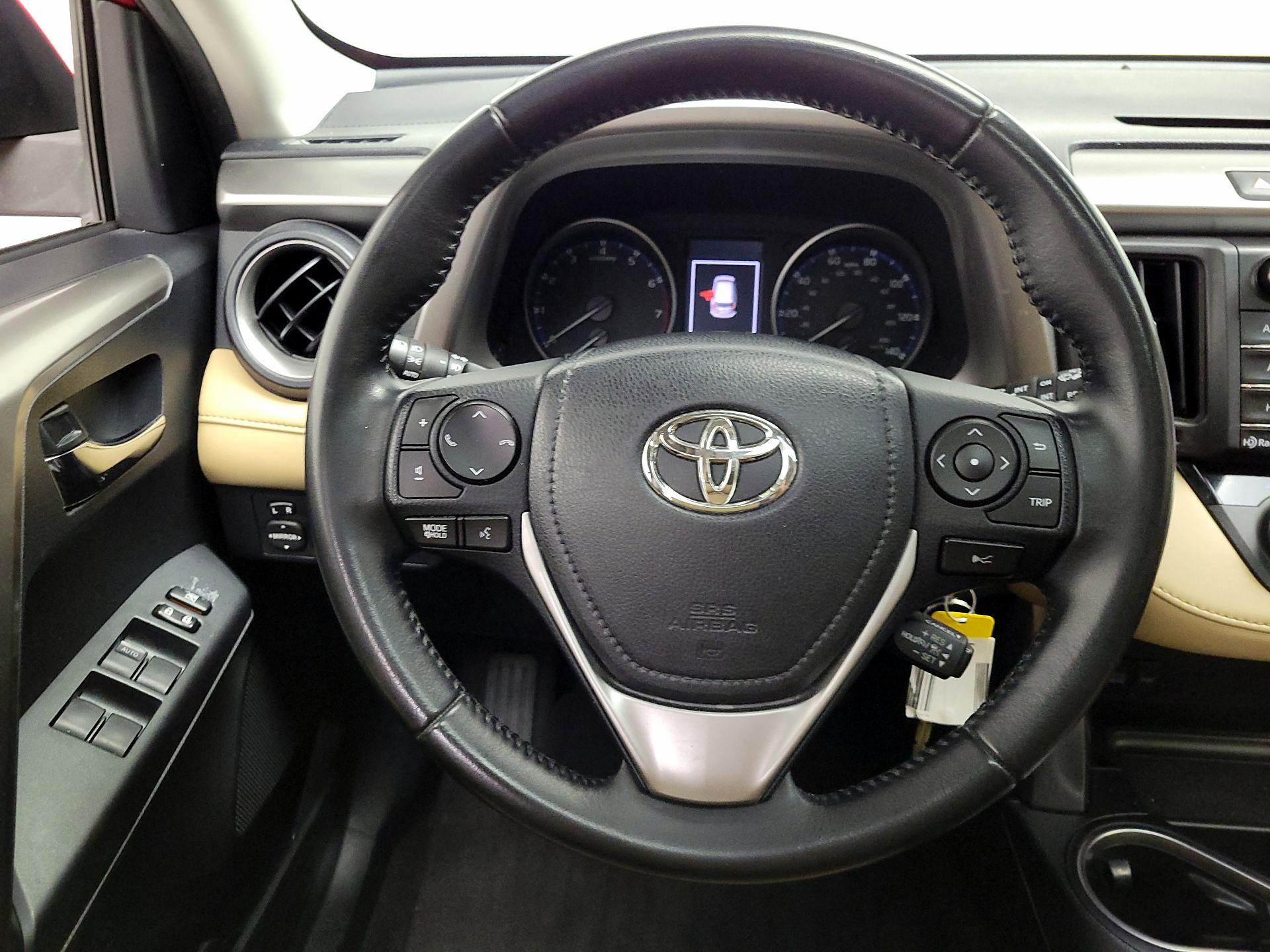 Thumbnail: 2017 Toyota RAV4 - 10