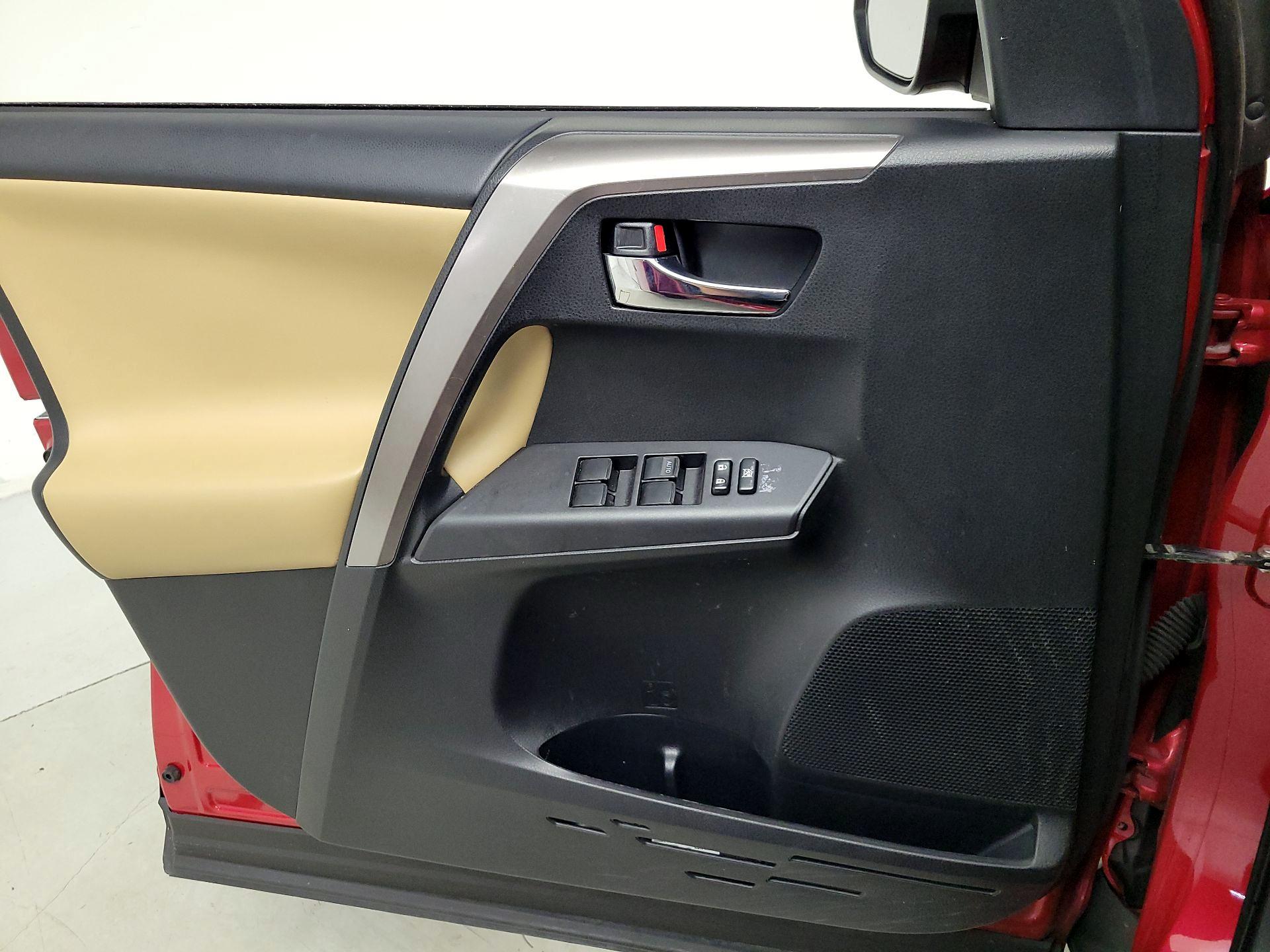 Thumbnail: 2017 Toyota RAV4 - 12