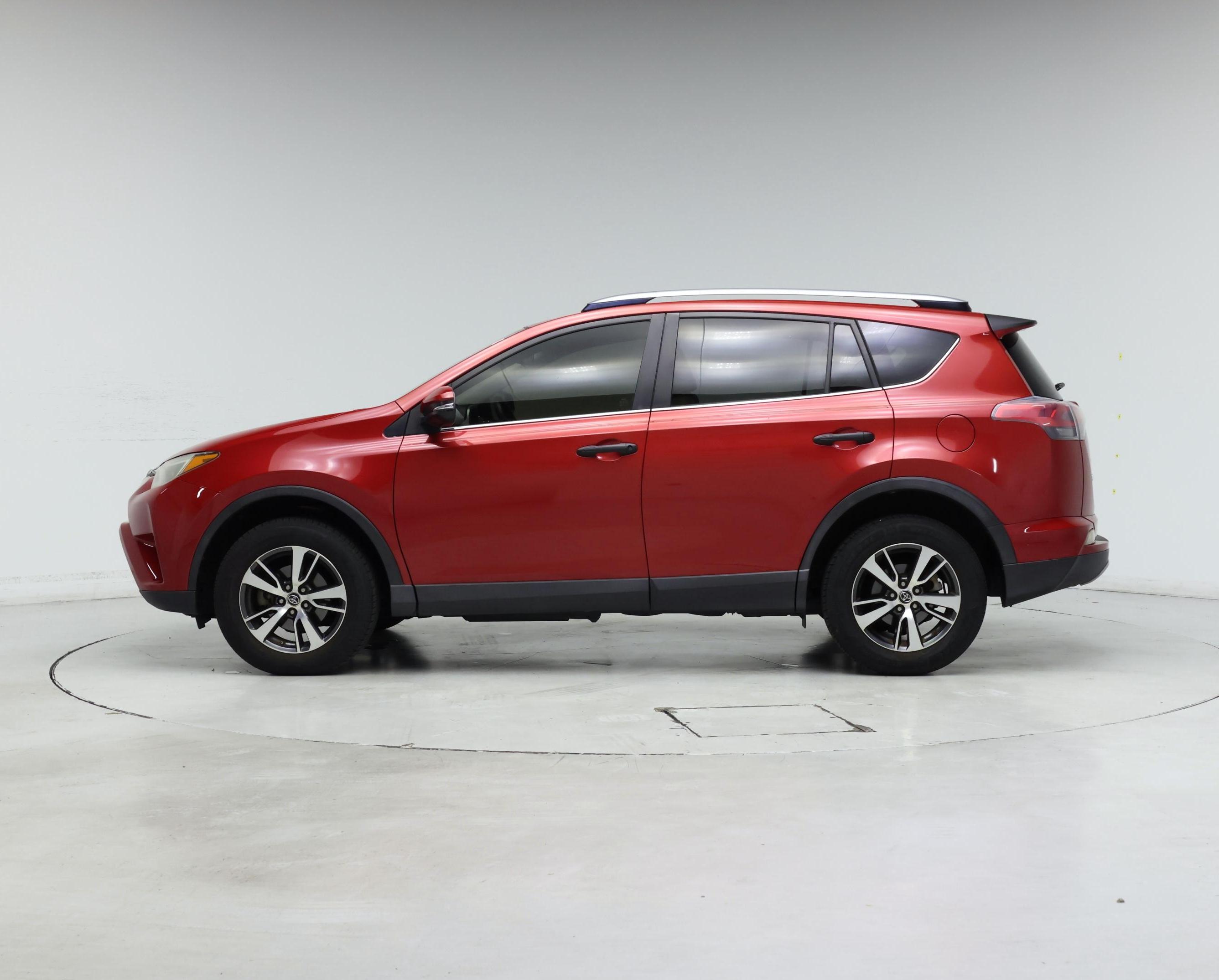 Thumbnail: 2017 Toyota RAV4 - 3