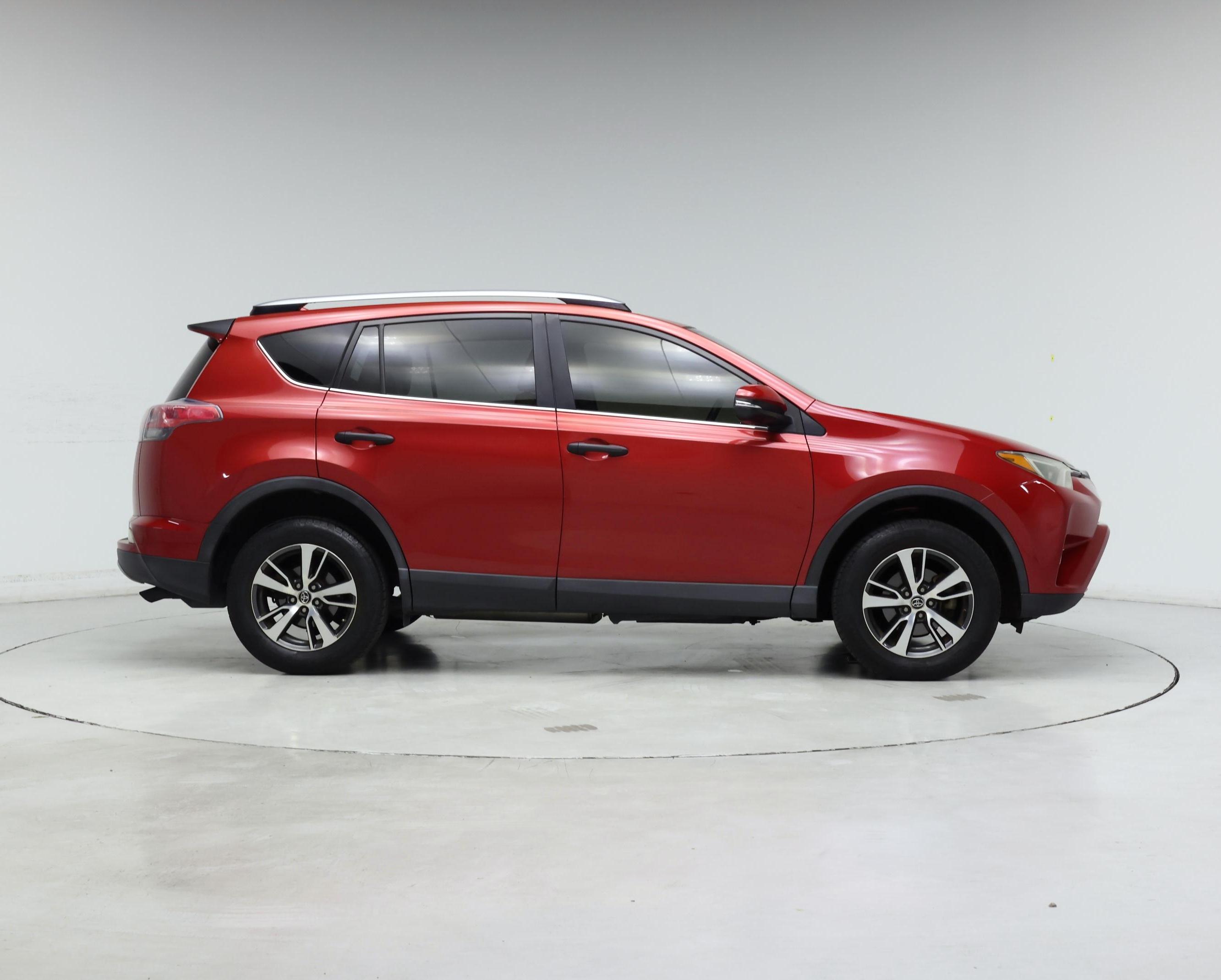 Thumbnail: 2017 Toyota RAV4 - 7