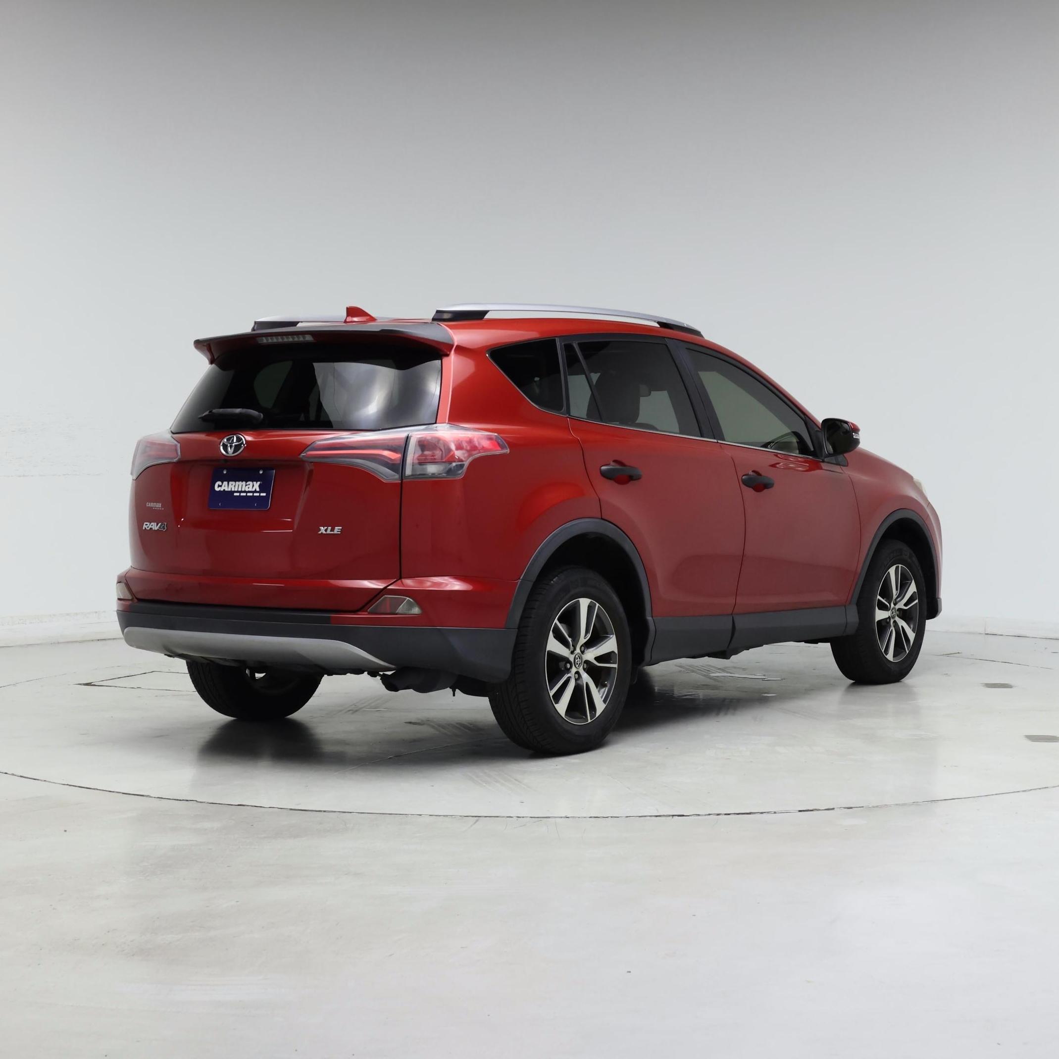 Thumbnail: 2017 Toyota RAV4 - 8