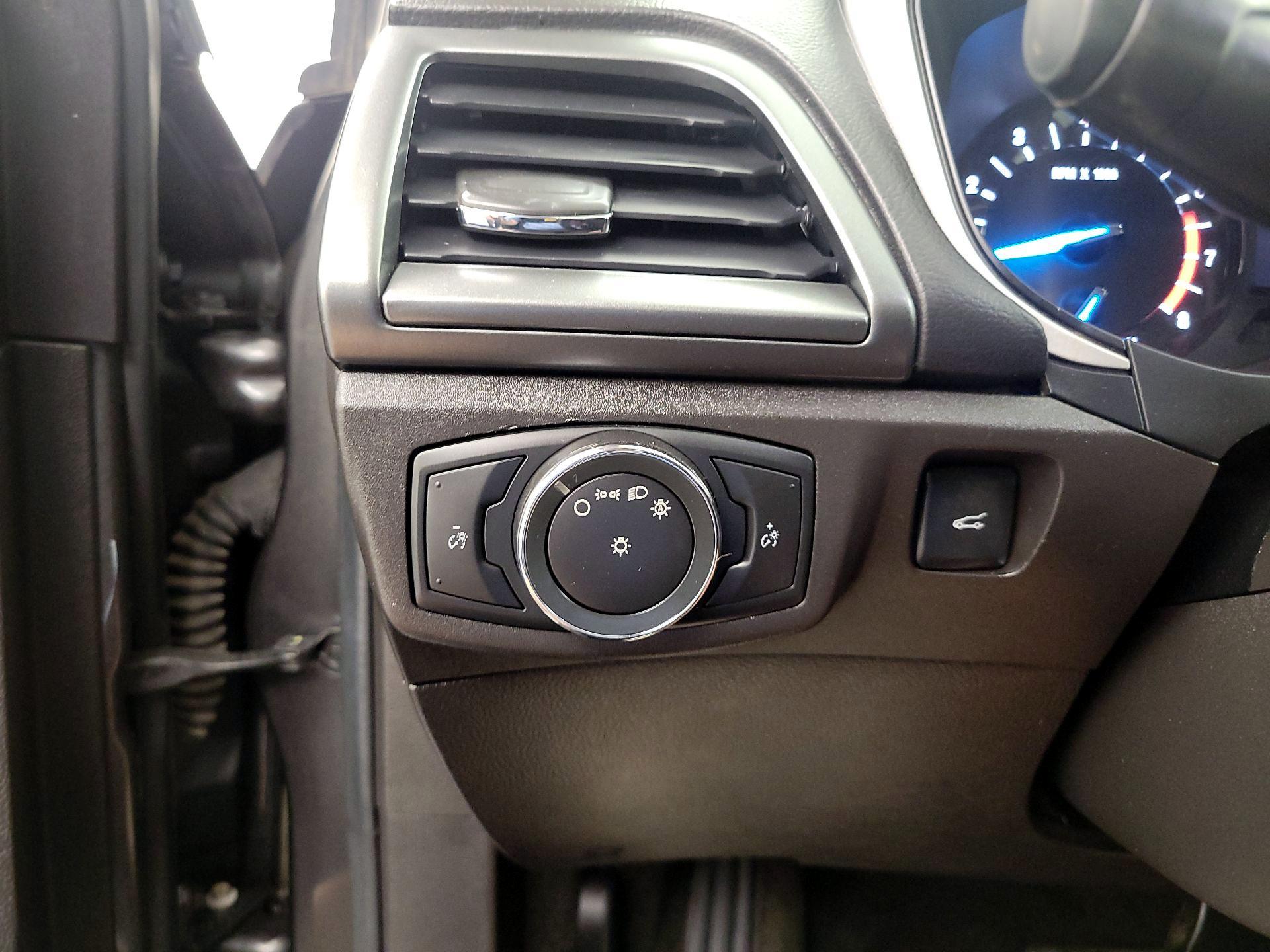 Thumbnail: 2016 Ford Fusion - 13