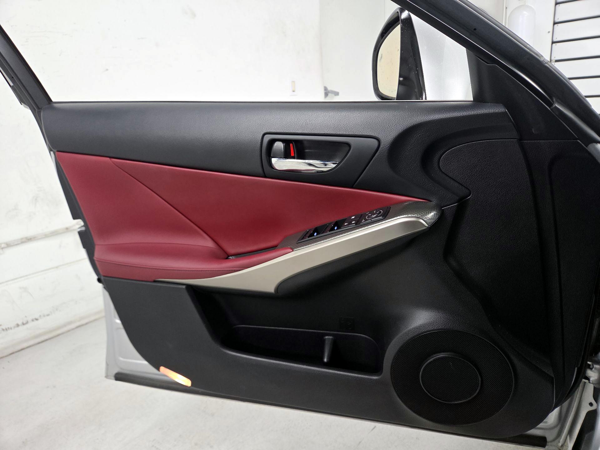 Thumbnail: 2016 Lexus IS - 12