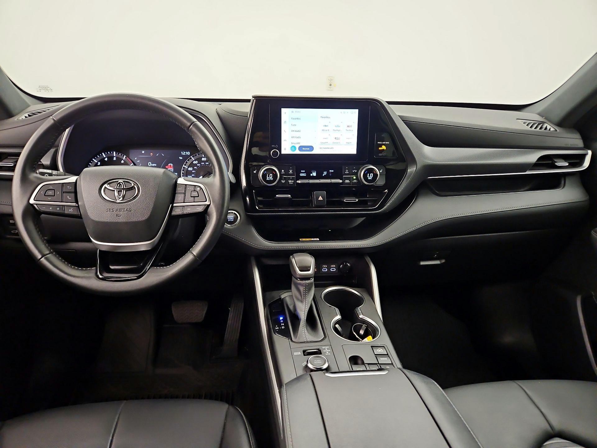 Thumbnail: 2023 Toyota Highlander - 9