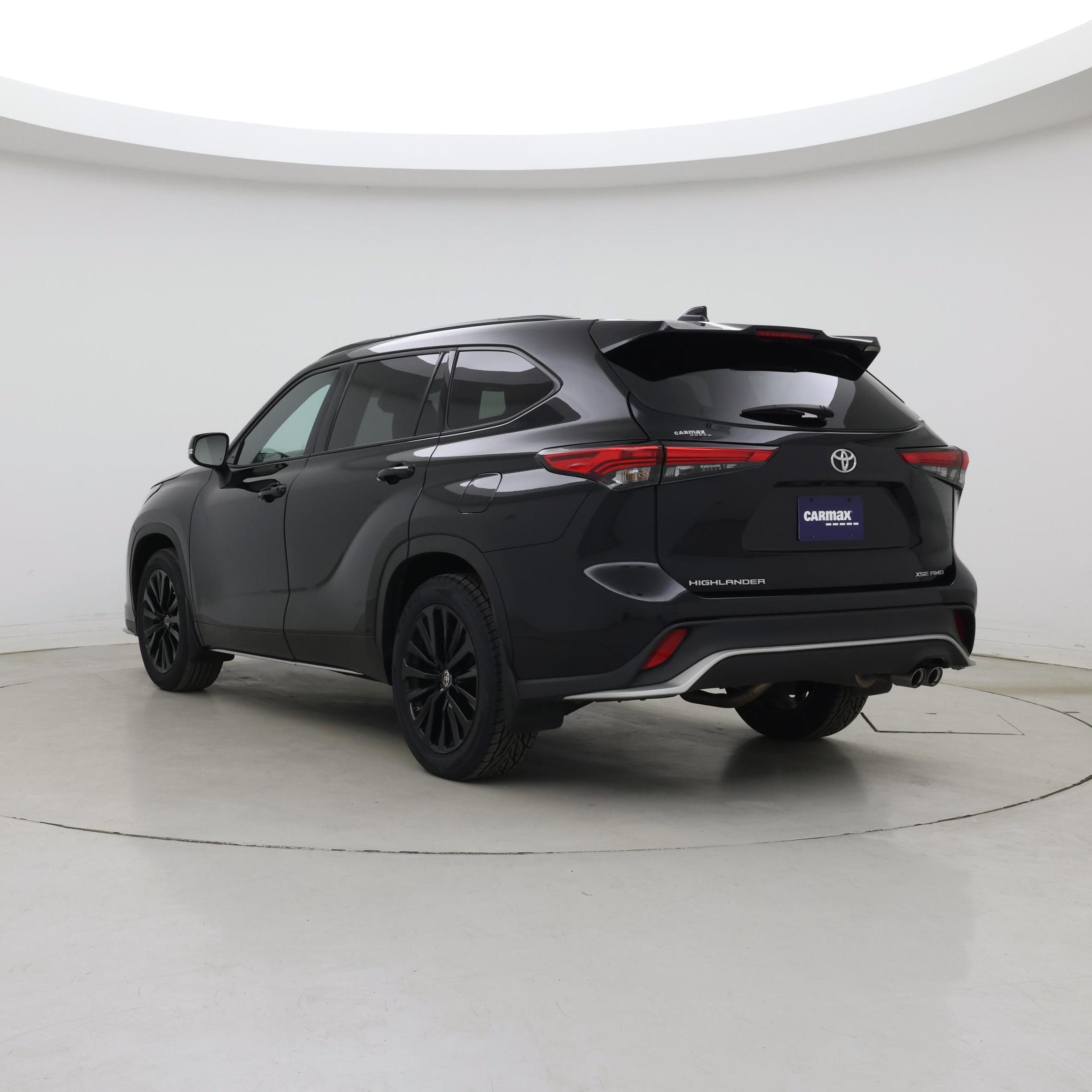 Thumbnail: 2023 Toyota Highlander - 2