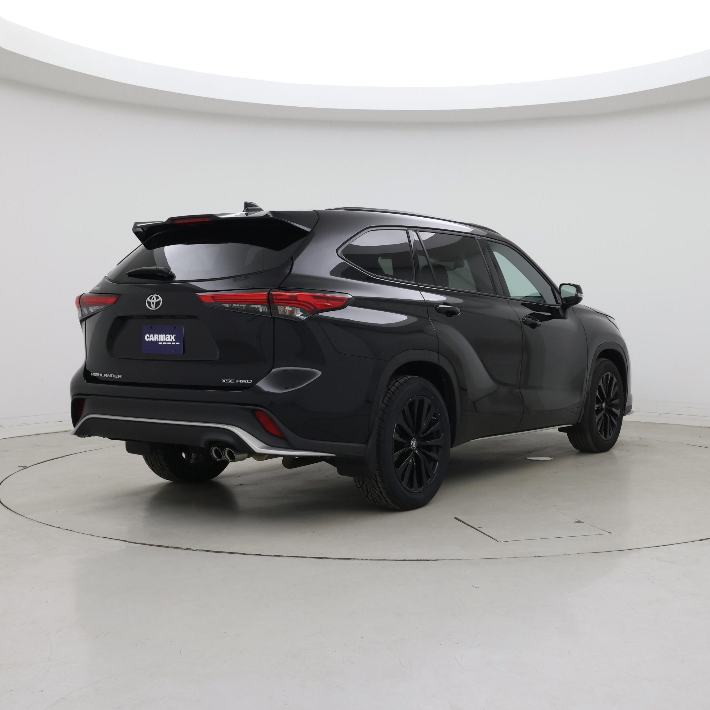Thumbnail: 2023 Toyota Highlander - 8
