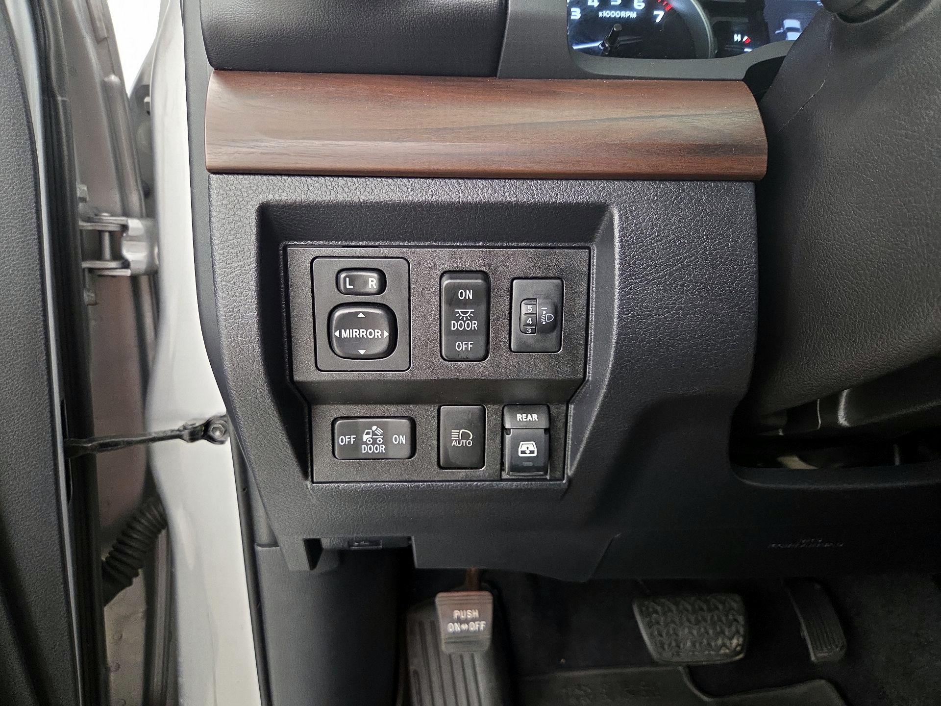 Thumbnail: 2019 Toyota Tundra - 13