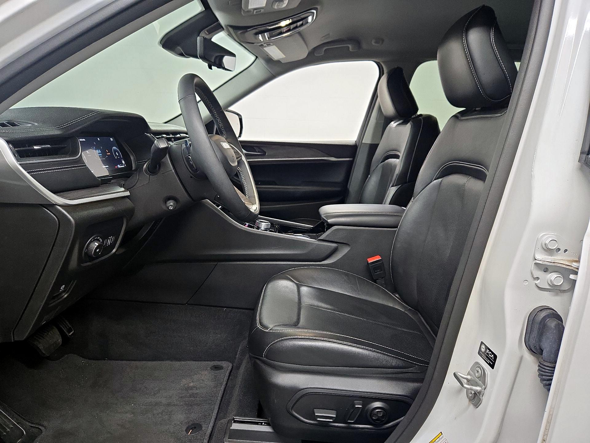 Thumbnail: 2023 Jeep Grand Cherokee - 11