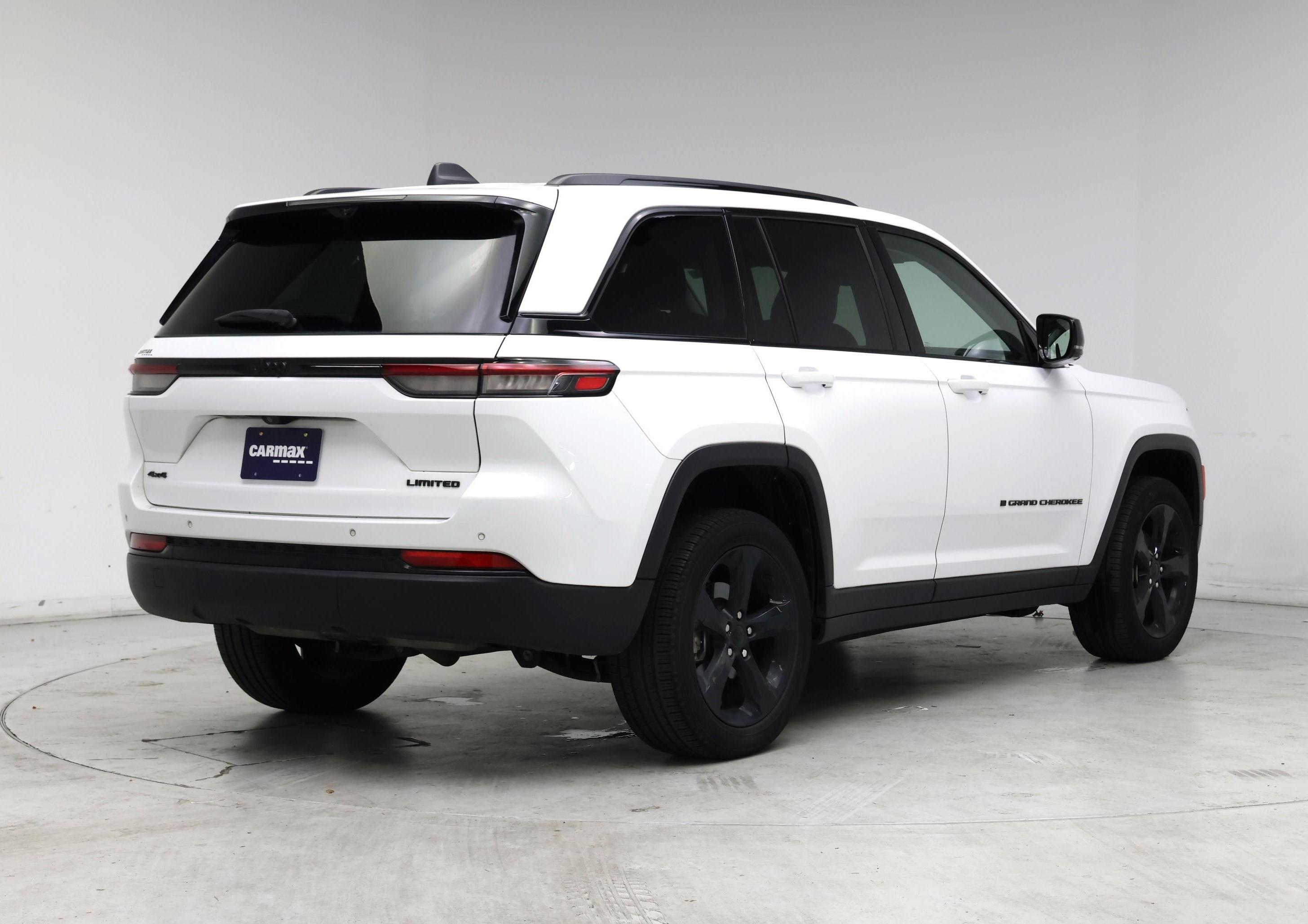 Thumbnail: 2023 Jeep Grand Cherokee - 8