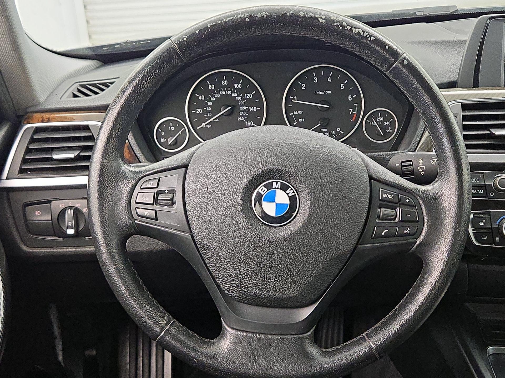 Thumbnail: 2016 BMW 3 Series - 10