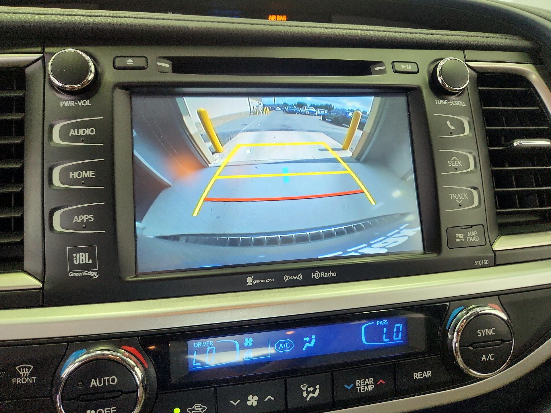 Thumbnail: 2016 Toyota Highlander - 14