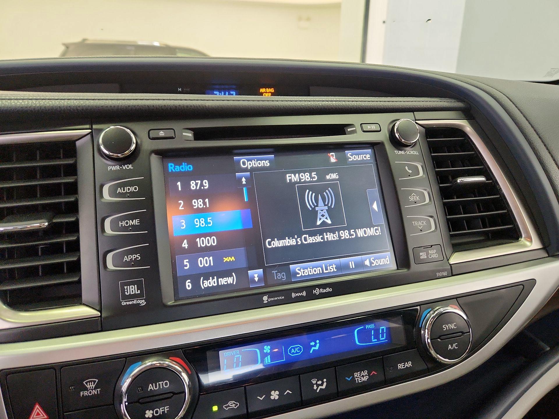 Thumbnail: 2016 Toyota Highlander - 15