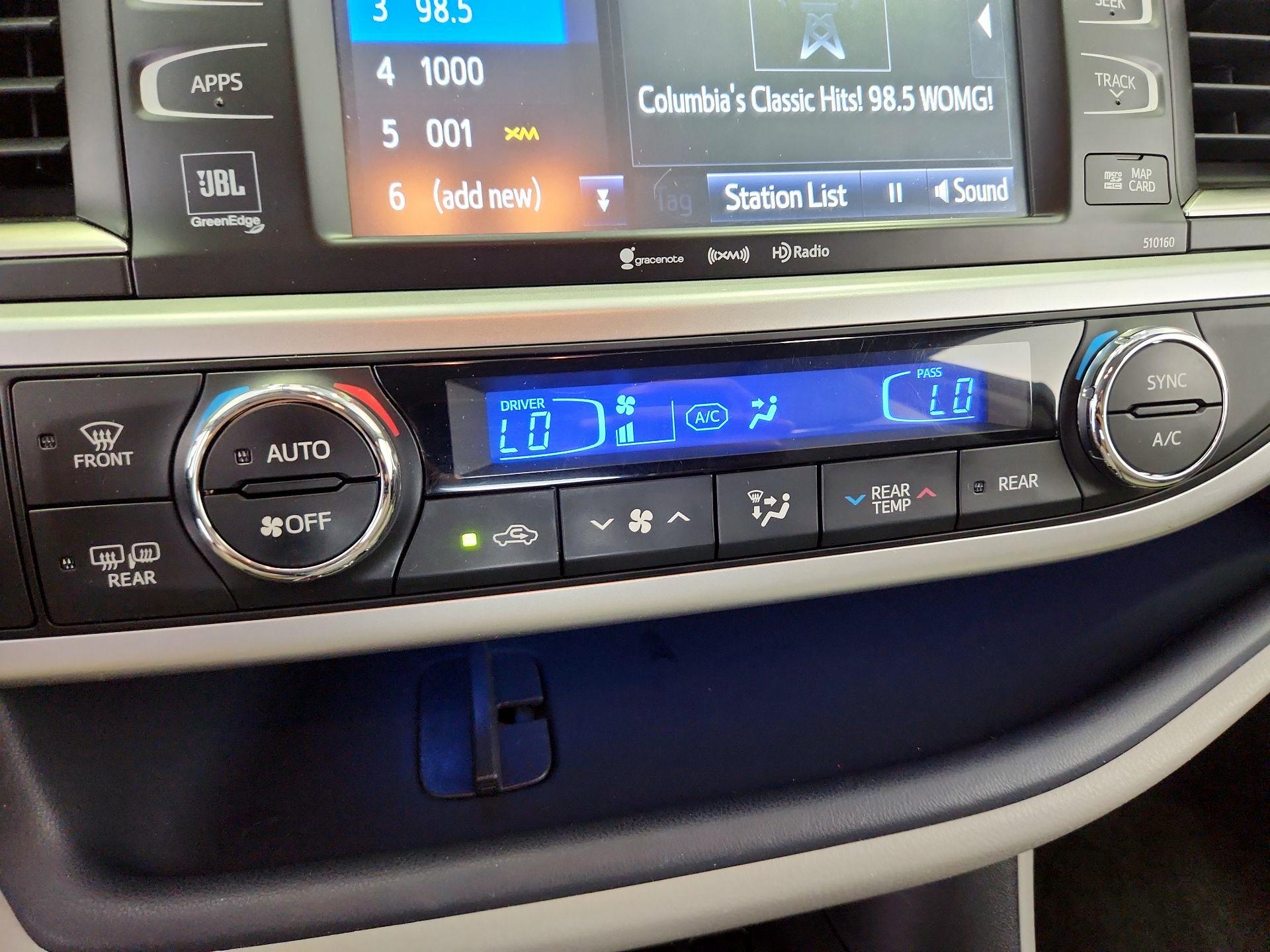 Thumbnail: 2016 Toyota Highlander - 16