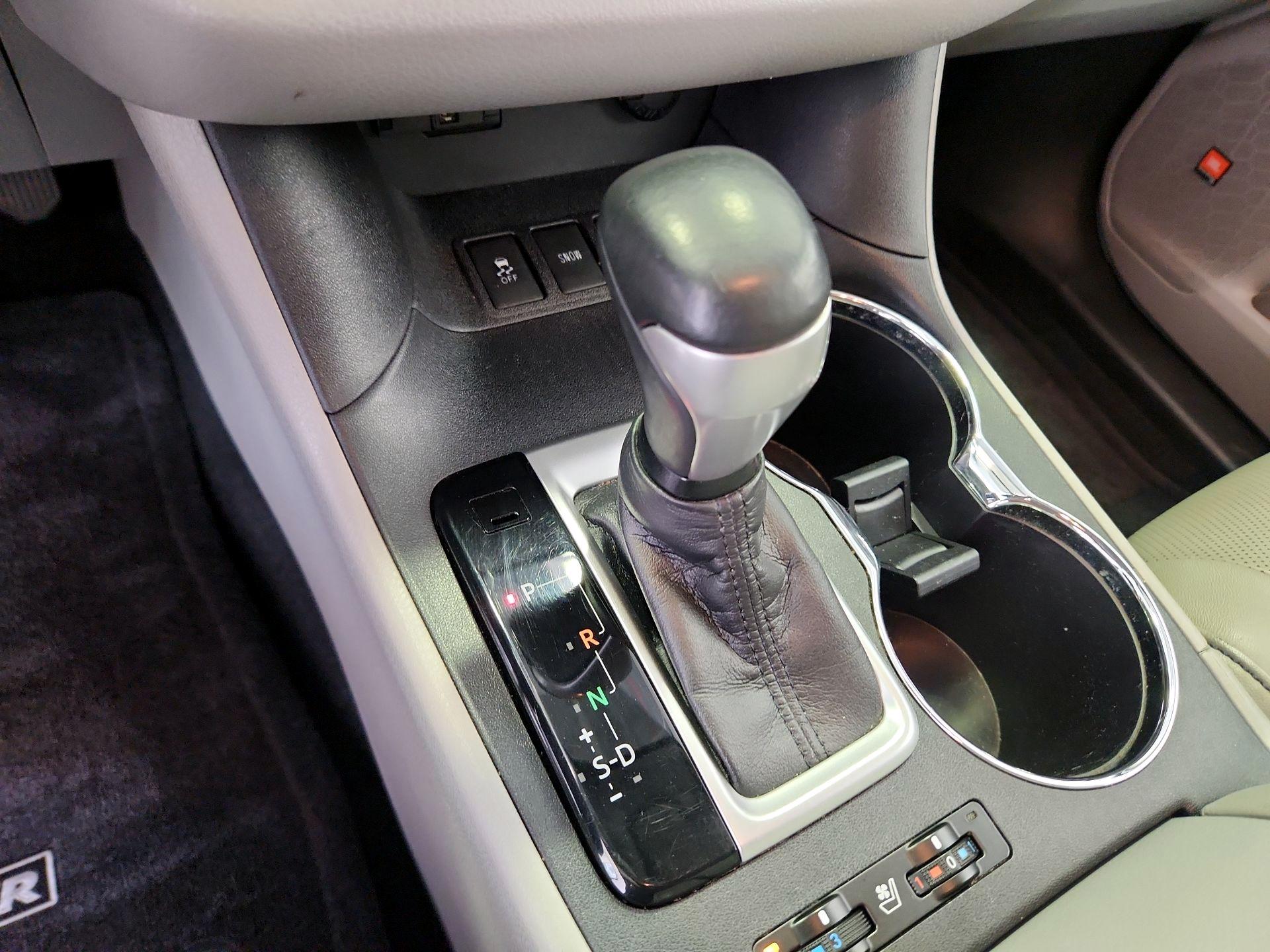 Thumbnail: 2016 Toyota Highlander - 17