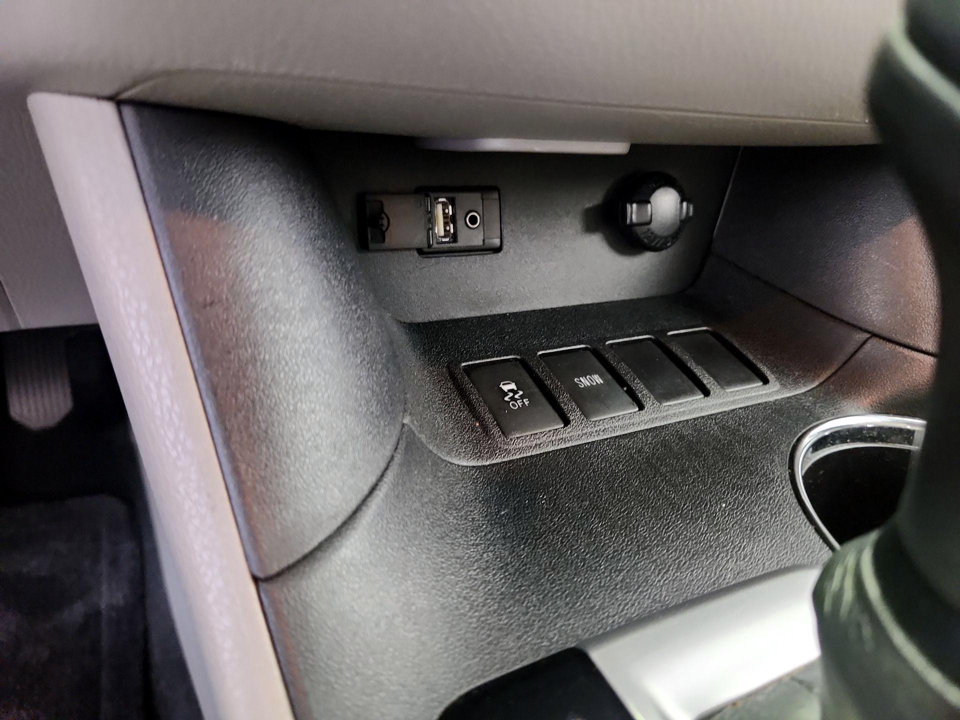 Thumbnail: 2016 Toyota Highlander - 18