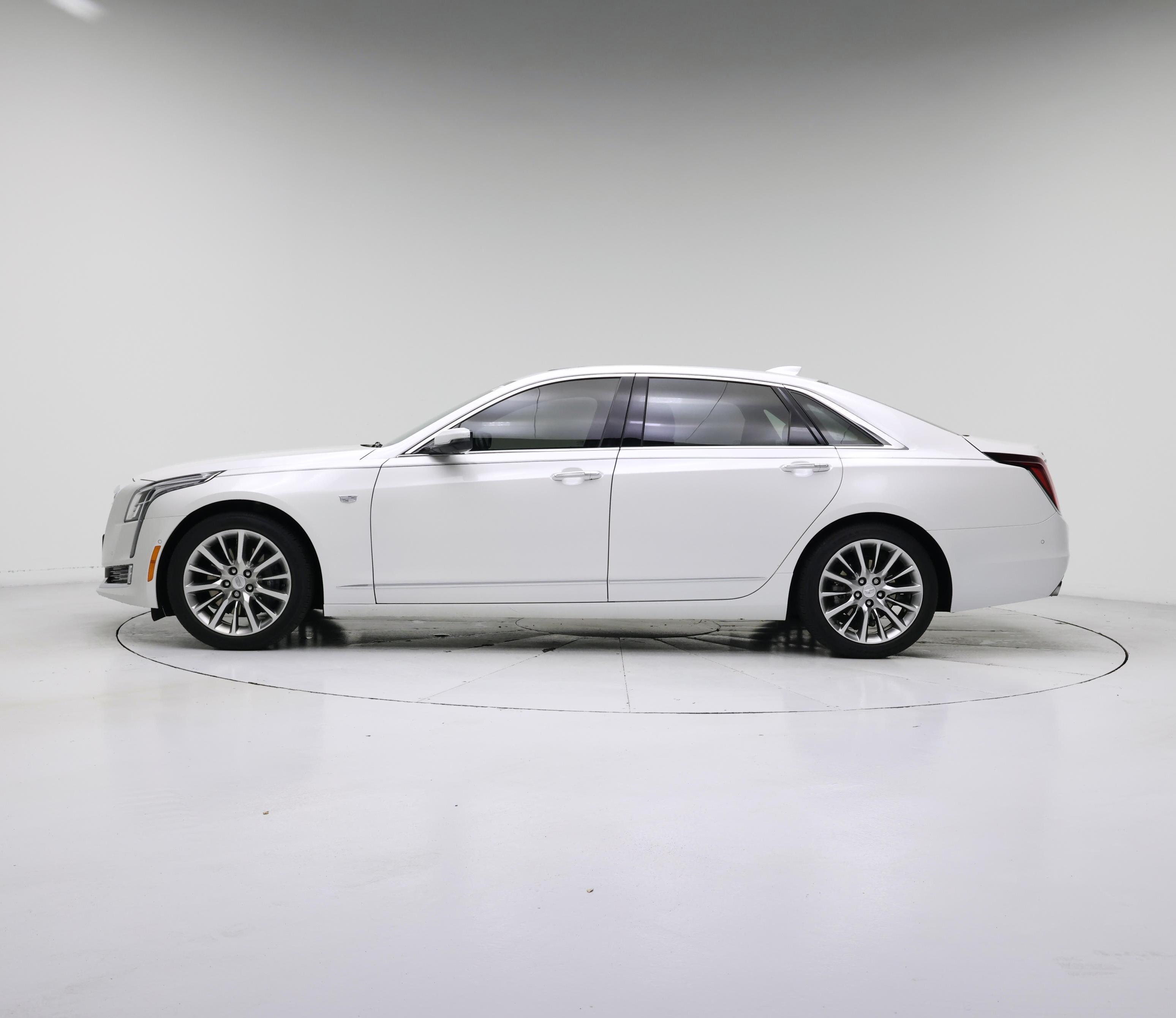 Thumbnail: 2018 Cadillac CT6 - 3