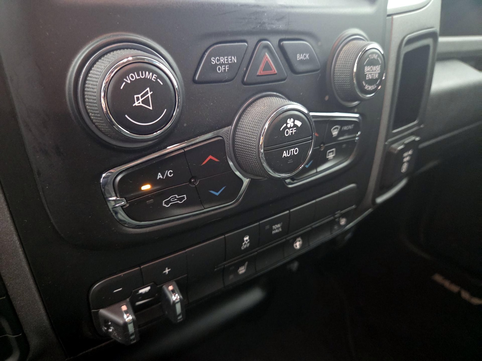 2020 RAM Ram 1500 Classic Tradesman - Photo 17