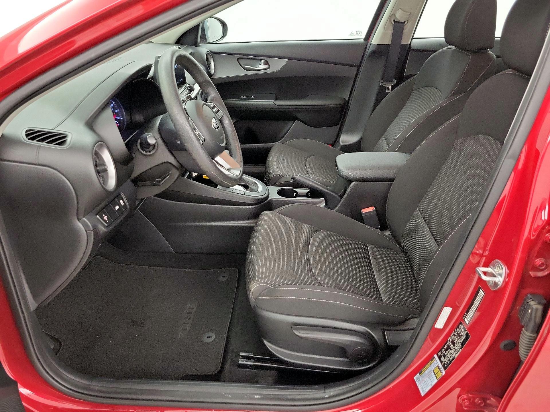Thumbnail: 2020 Kia Forte - 11