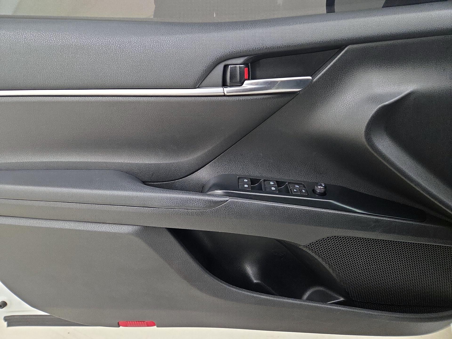 Thumbnail: 2020 Toyota Camry - 12
