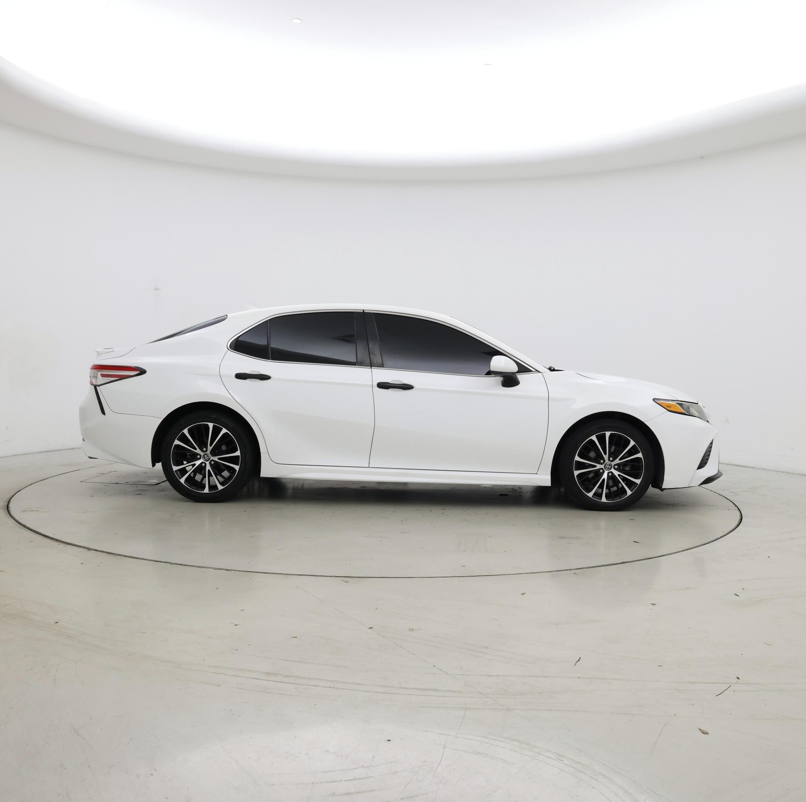 Thumbnail: 2020 Toyota Camry - 7