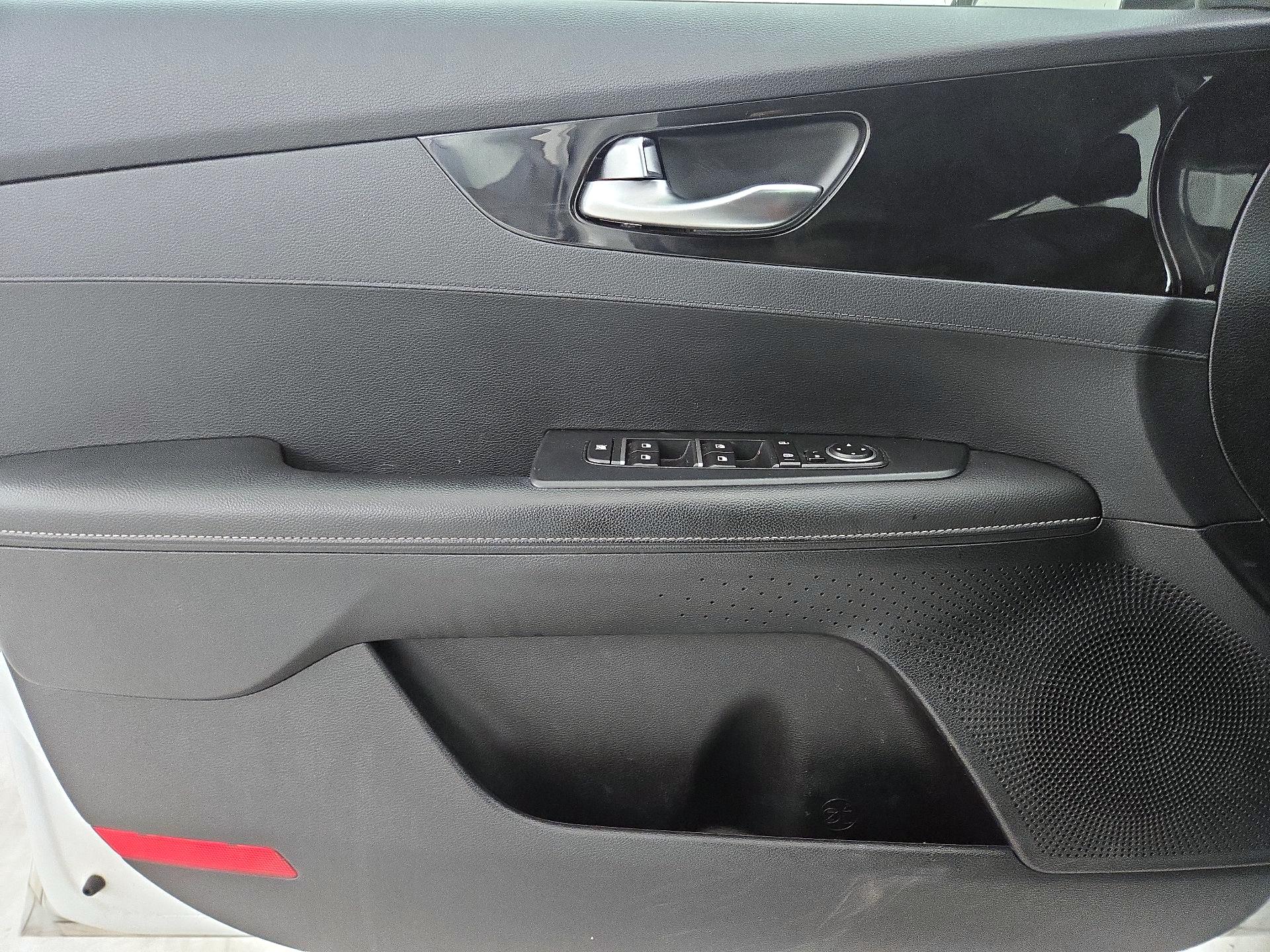 Thumbnail: 2019 Kia Forte - 12