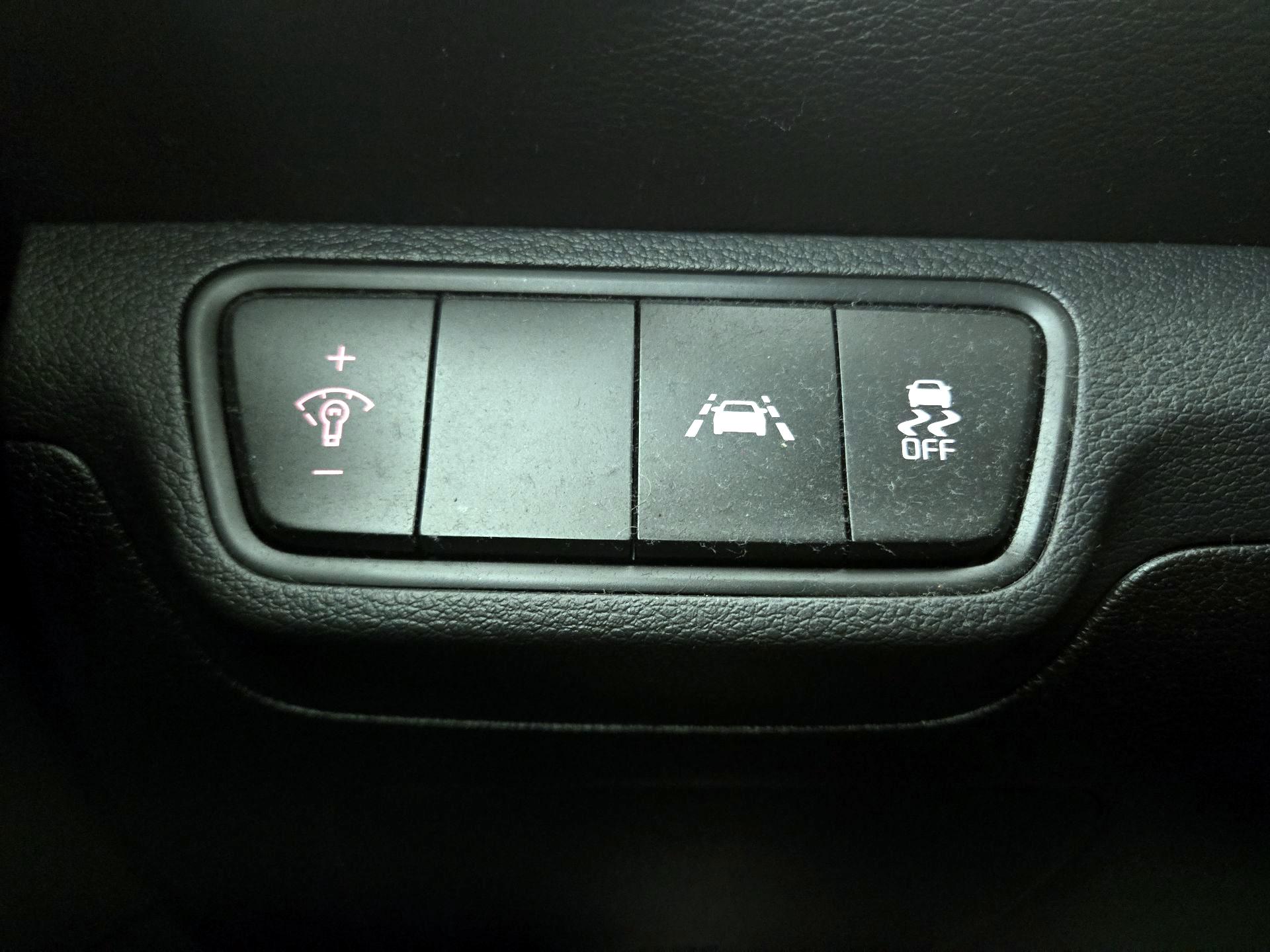 Thumbnail: 2019 Kia Forte - 13