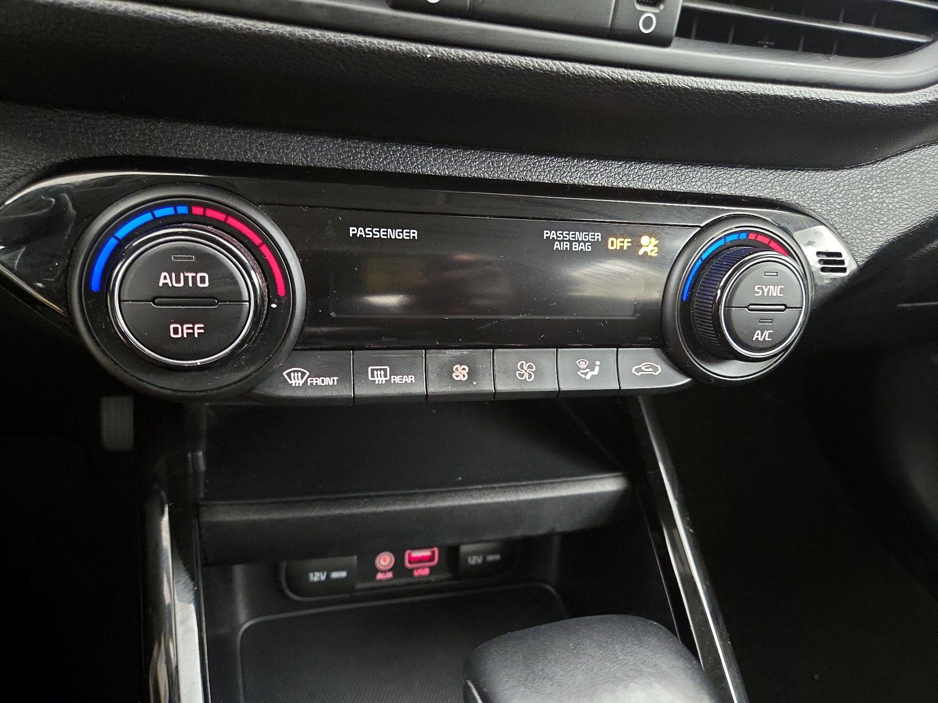 Thumbnail: 2019 Kia Forte - 16