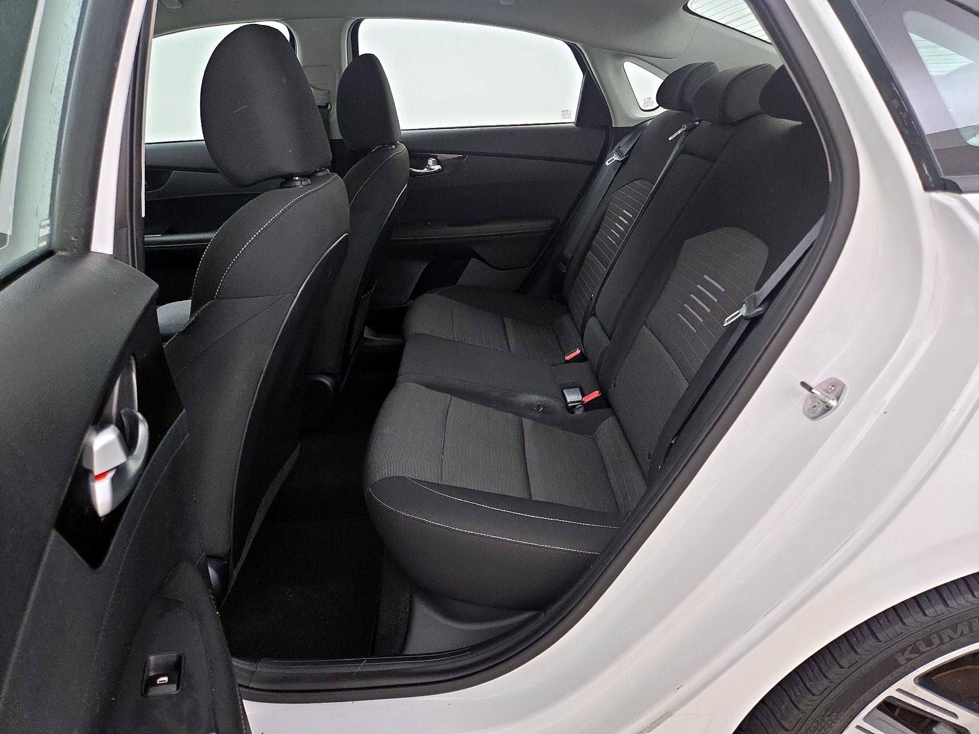Thumbnail: 2019 Kia Forte - 19