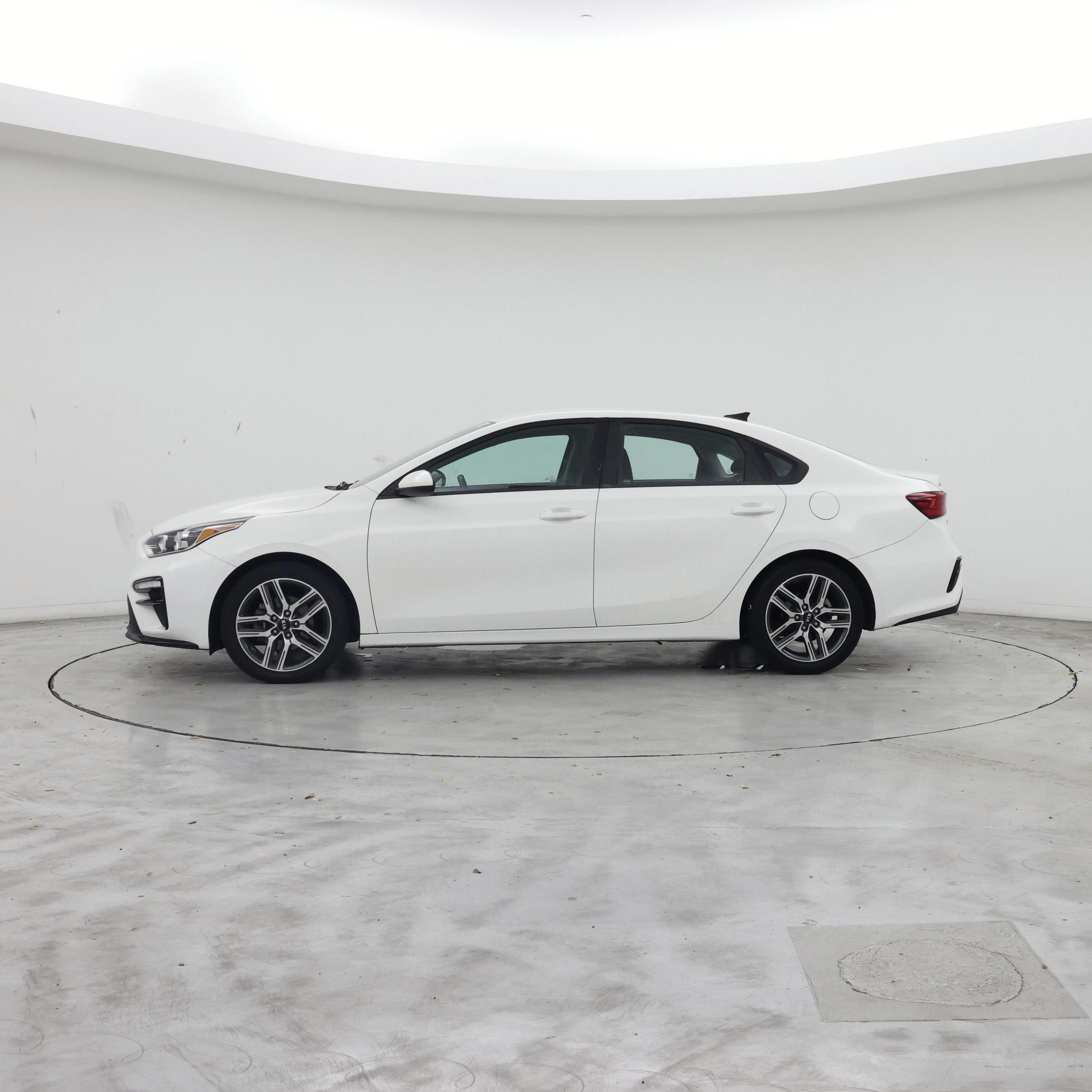 Thumbnail: 2019 Kia Forte - 3