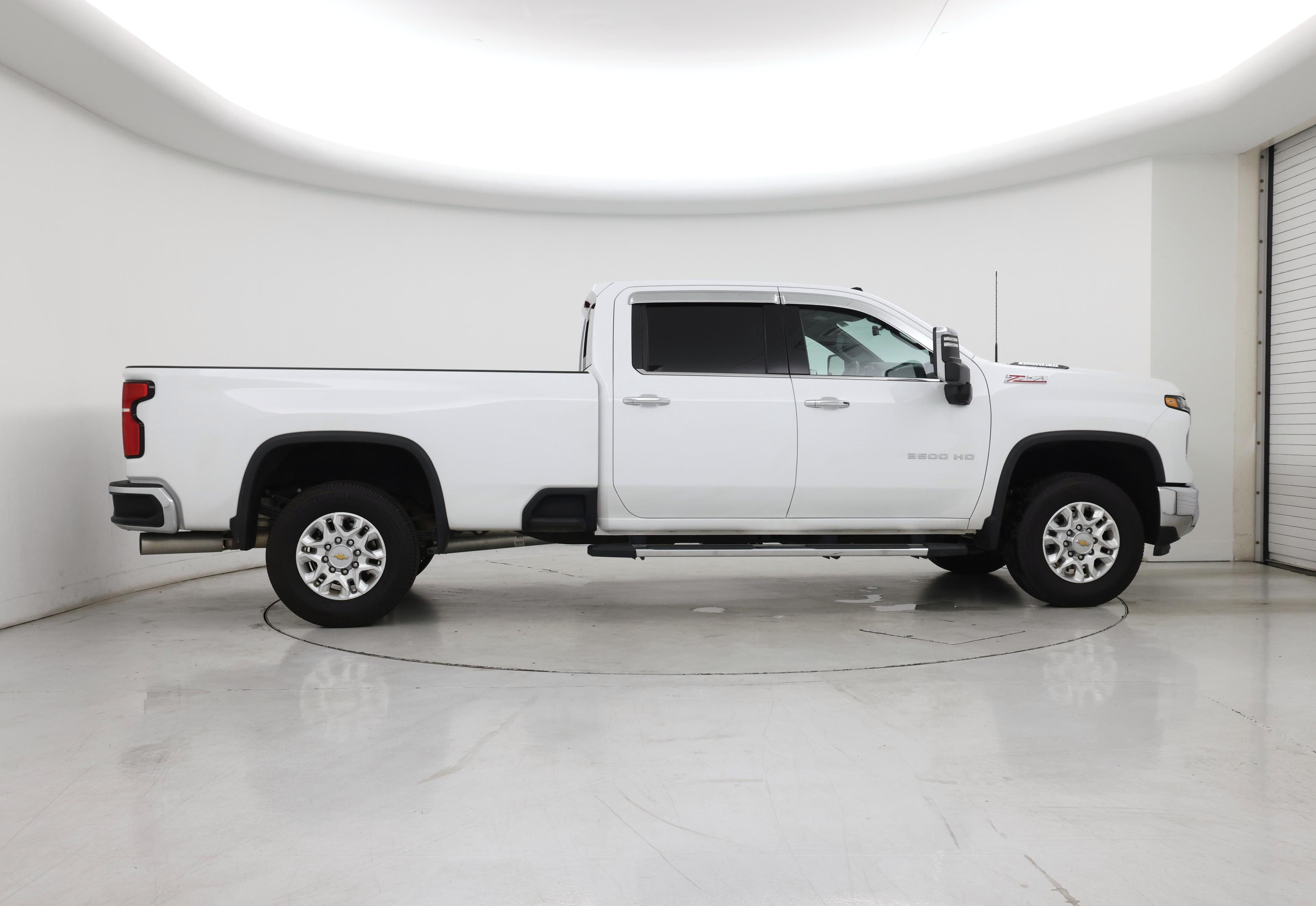 Thumbnail: 2024 Chevrolet Silverado 3500 - 7