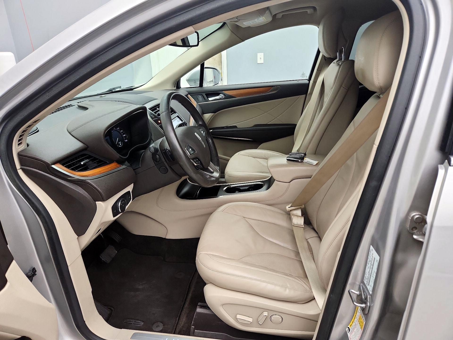 Thumbnail: 2017 Lincoln MKC - 11
