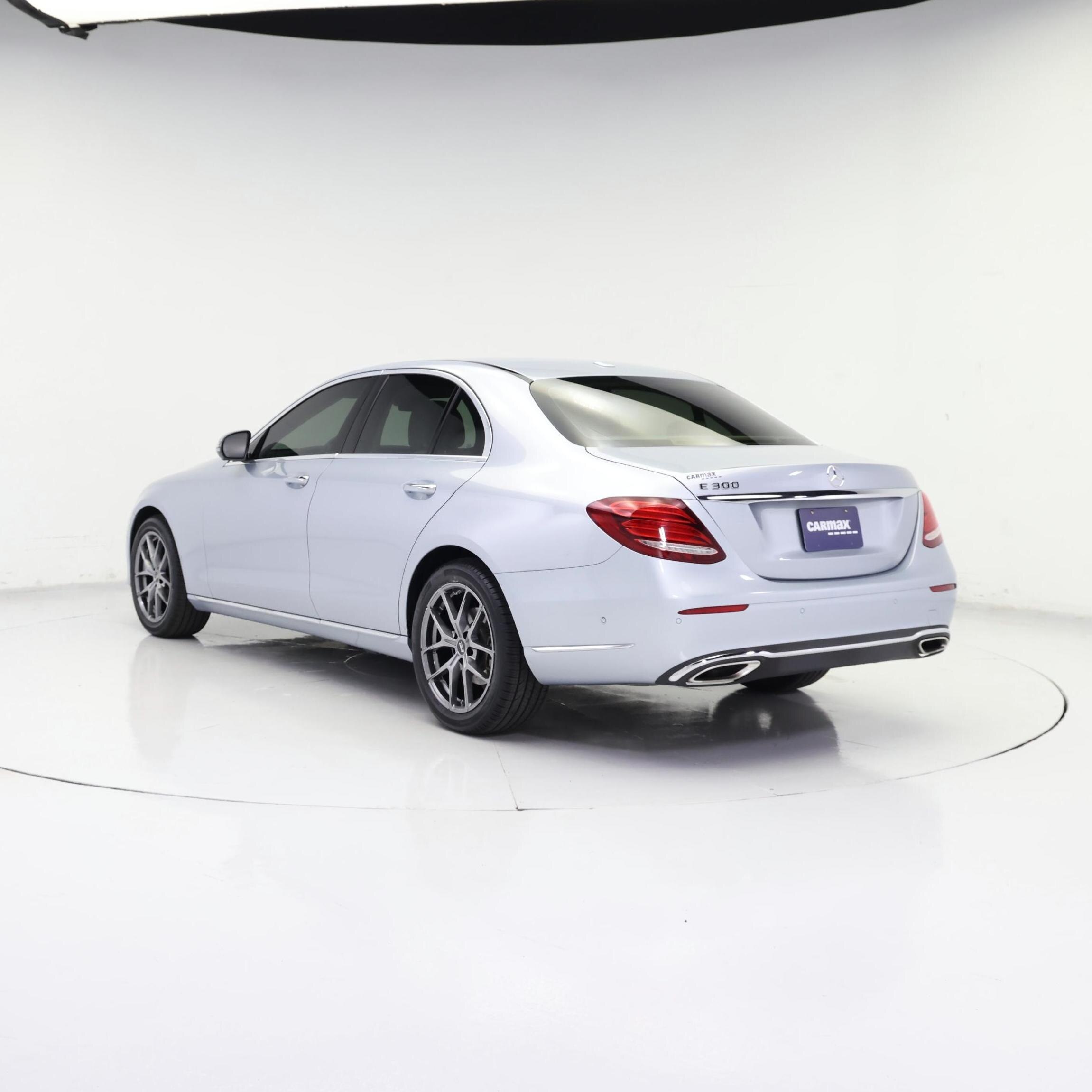 Thumbnail: 2017 Mercedes-Benz E-Class - 2