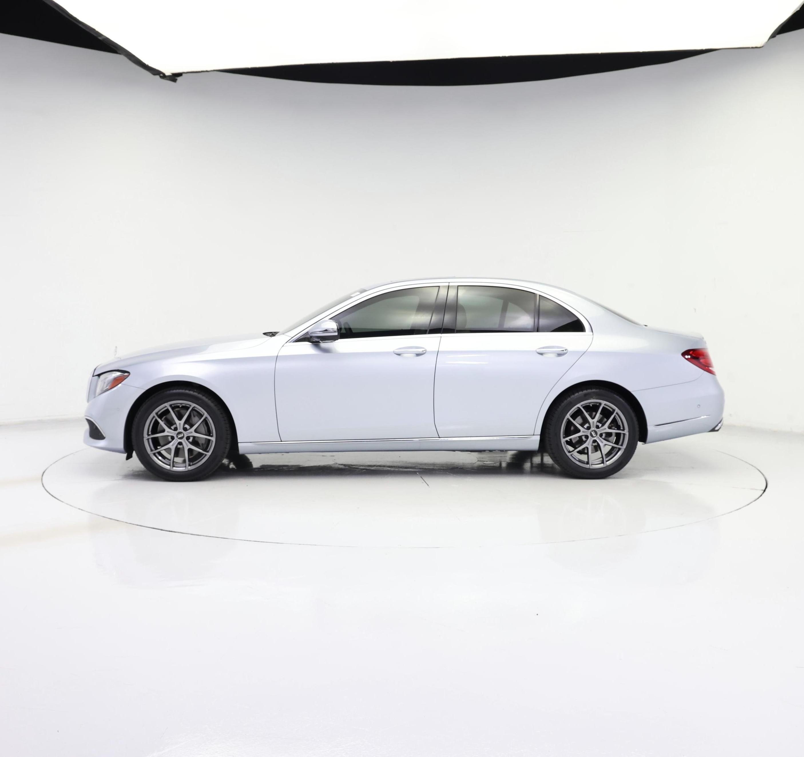 Thumbnail: 2017 Mercedes-Benz E-Class - 3