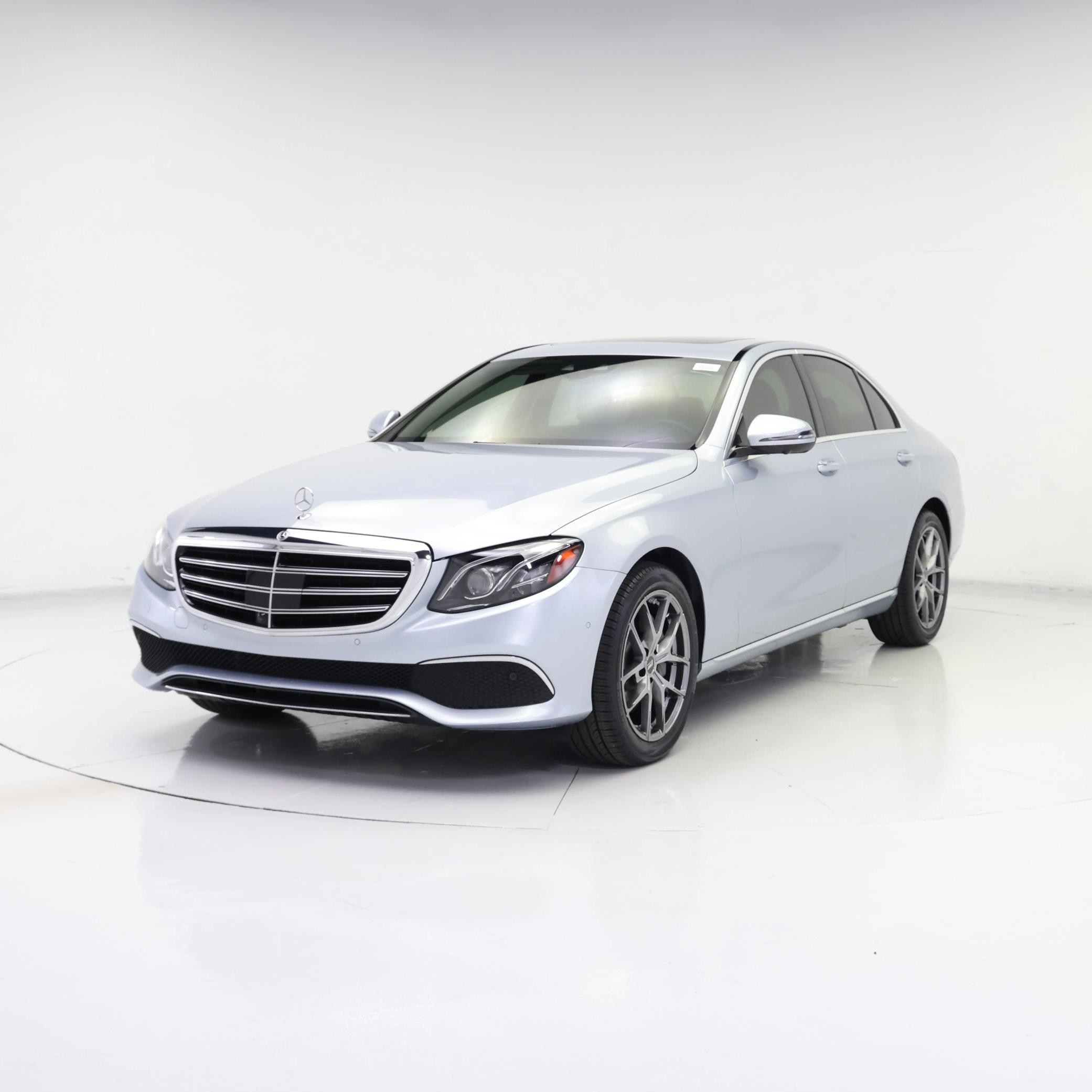 Thumbnail: 2017 Mercedes-Benz E-Class - 4