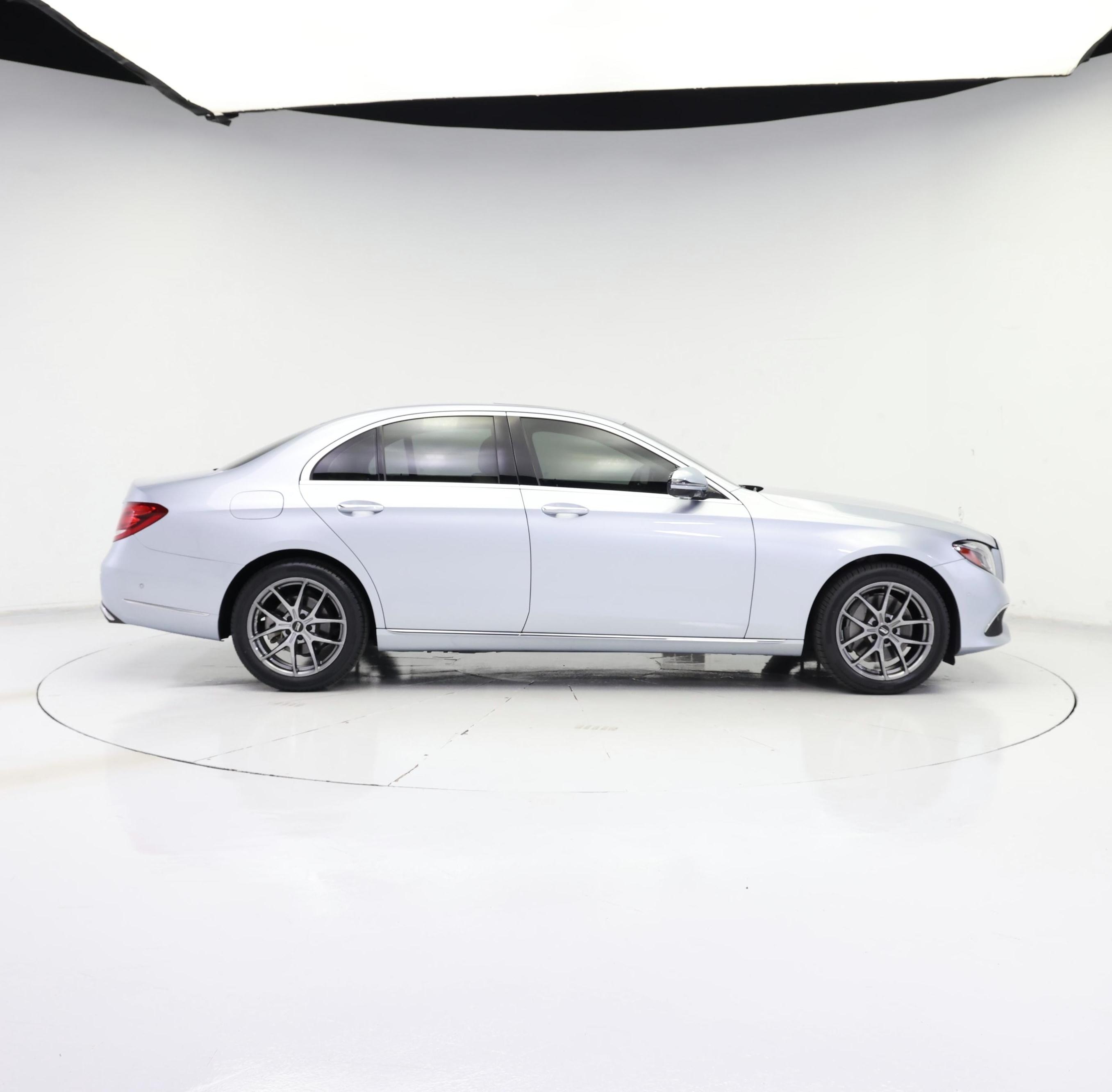 Thumbnail: 2017 Mercedes-Benz E-Class - 7