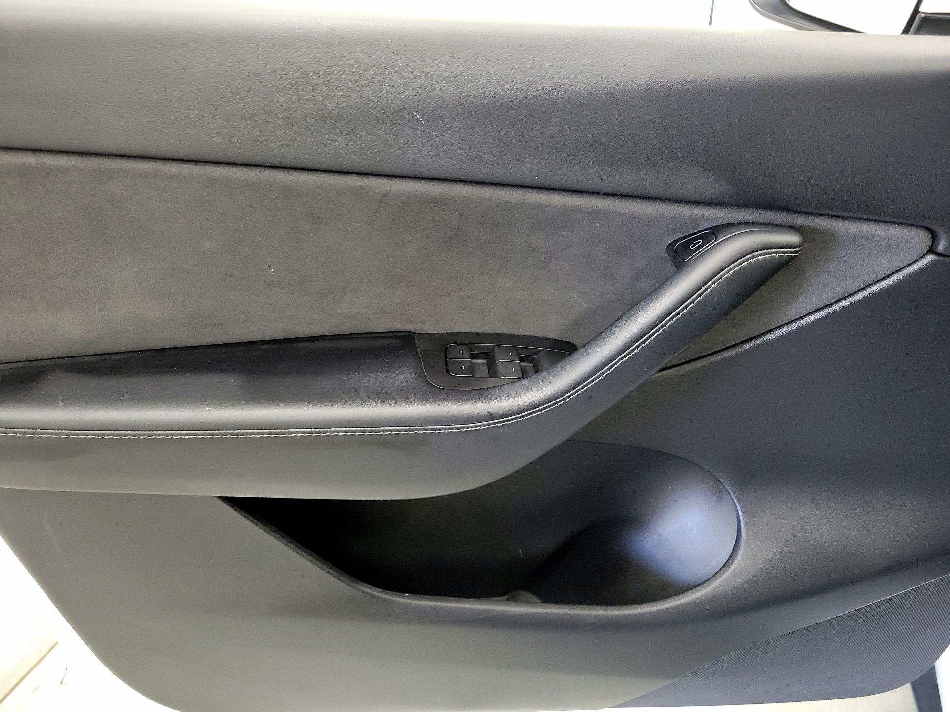 Thumbnail: 2021 Tesla Model Y - 12