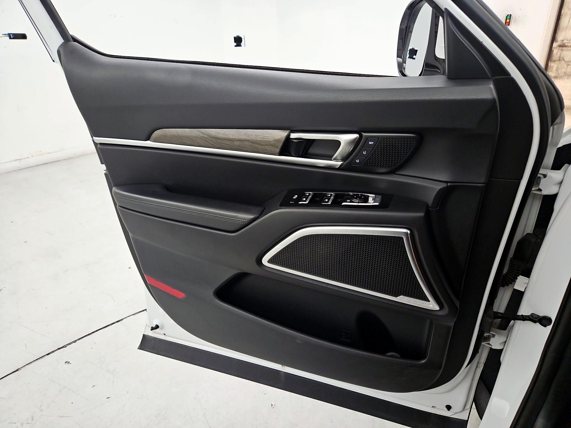 Thumbnail: 2020 Kia Telluride - 12