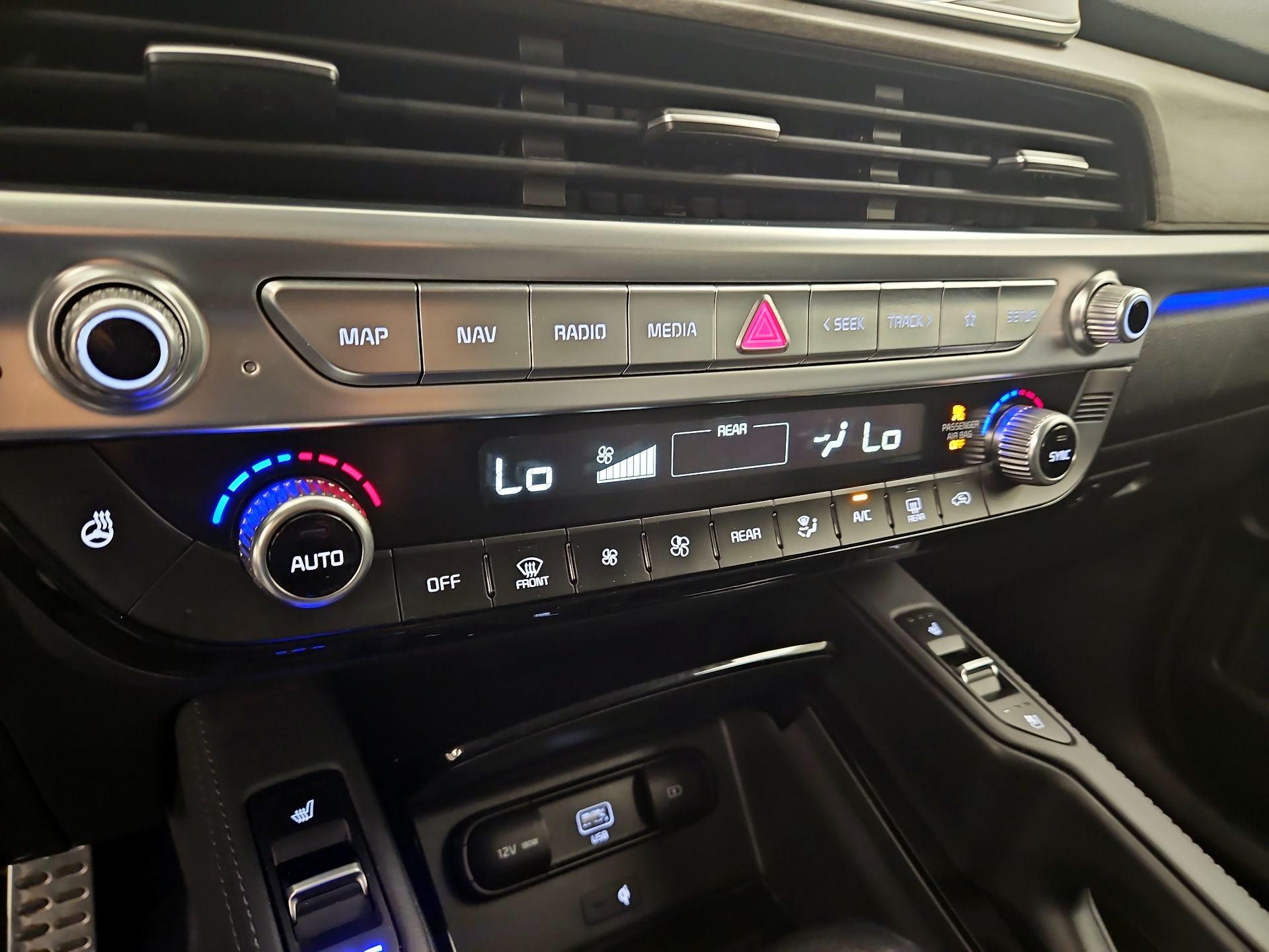Thumbnail: 2020 Kia Telluride - 17